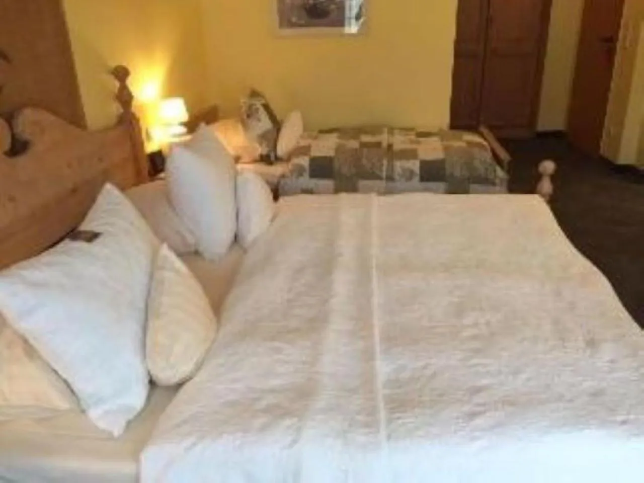 Photo of the whole room, Bed in Hotel Lessing