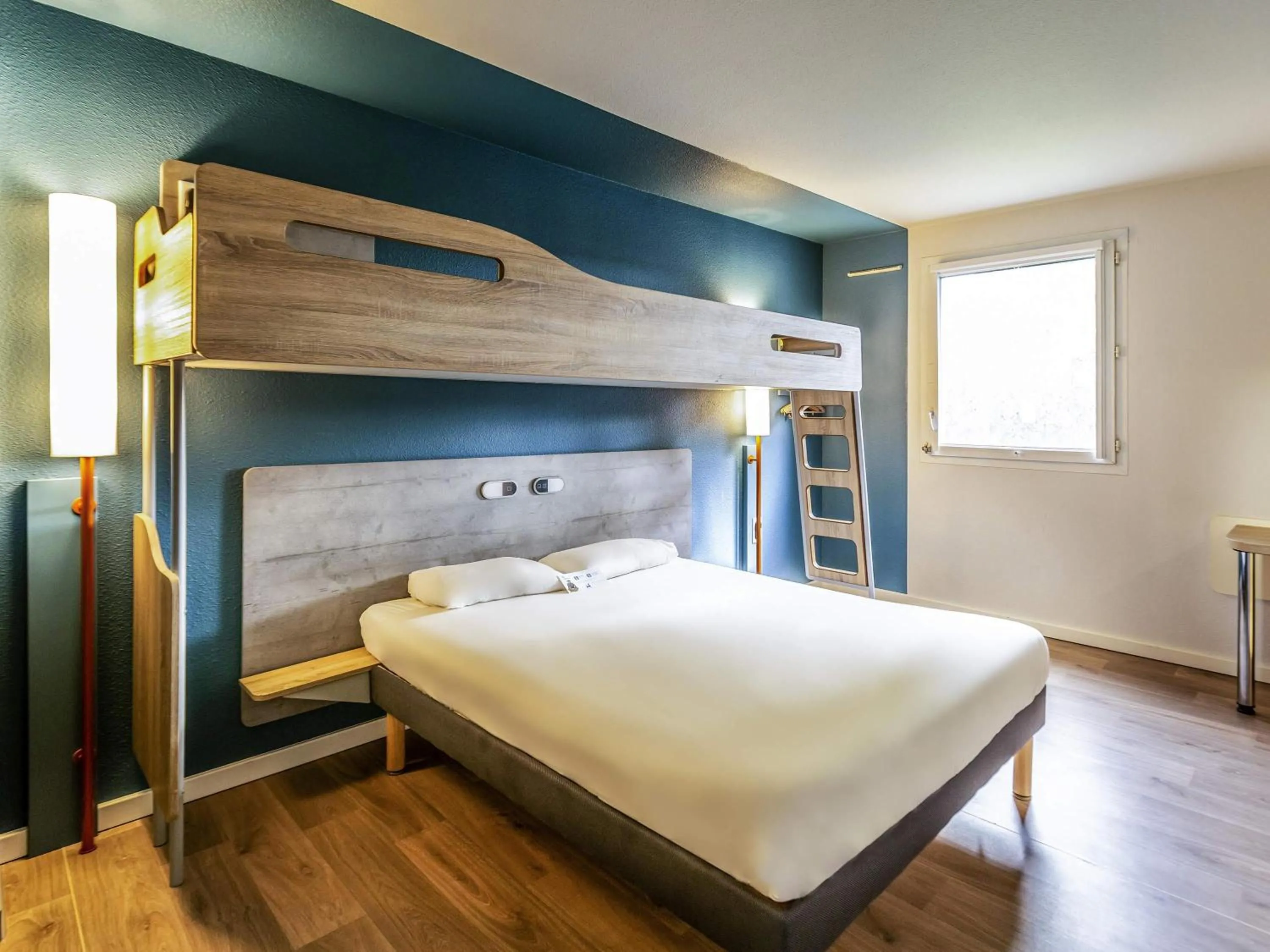 Bedroom, Bed in ibis Budget Le Treport Mers Les Bains