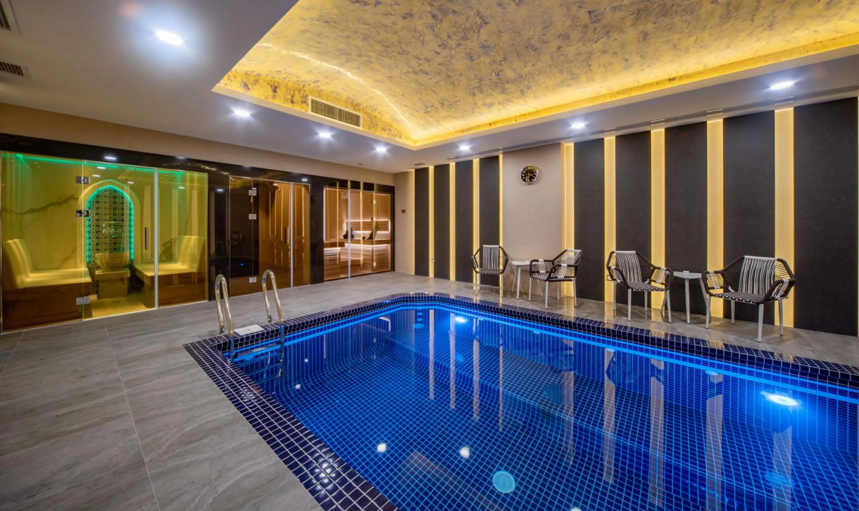 Sauna in Manor Hotel