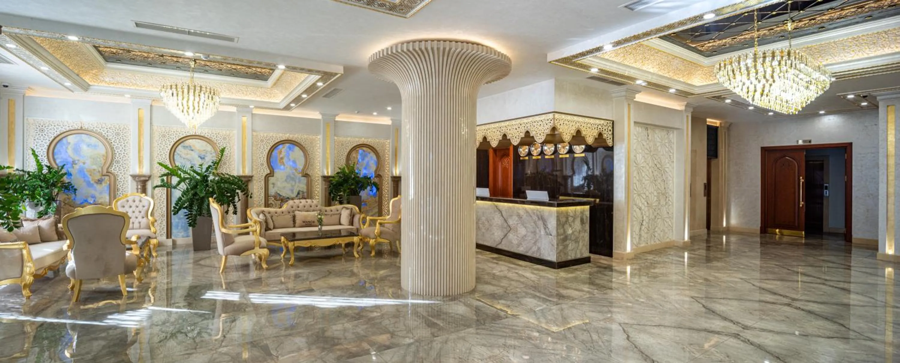 Lobby or reception in Manor Hotel