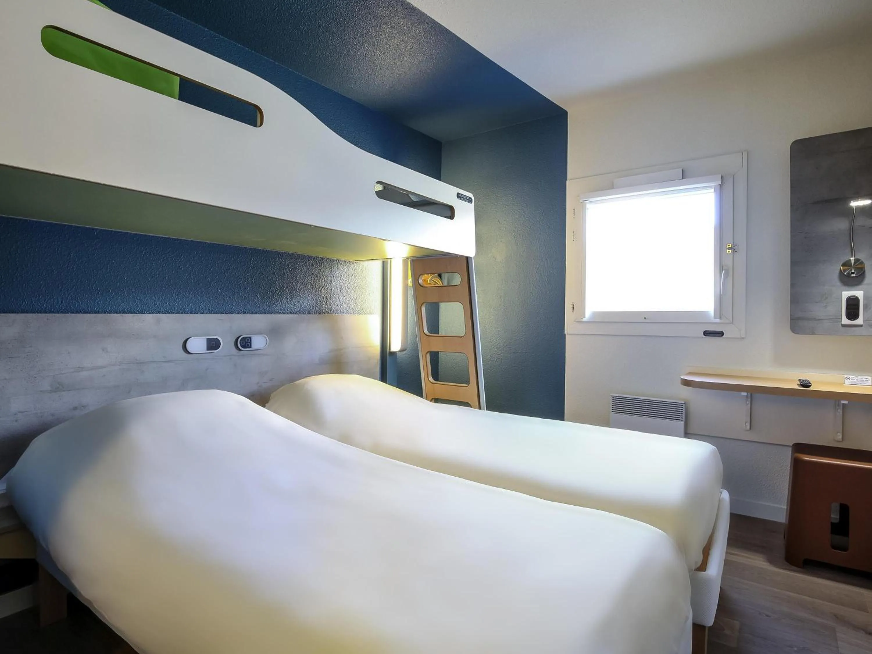 Bedroom, Bed in Hotel Ibis Budget Abbeville
