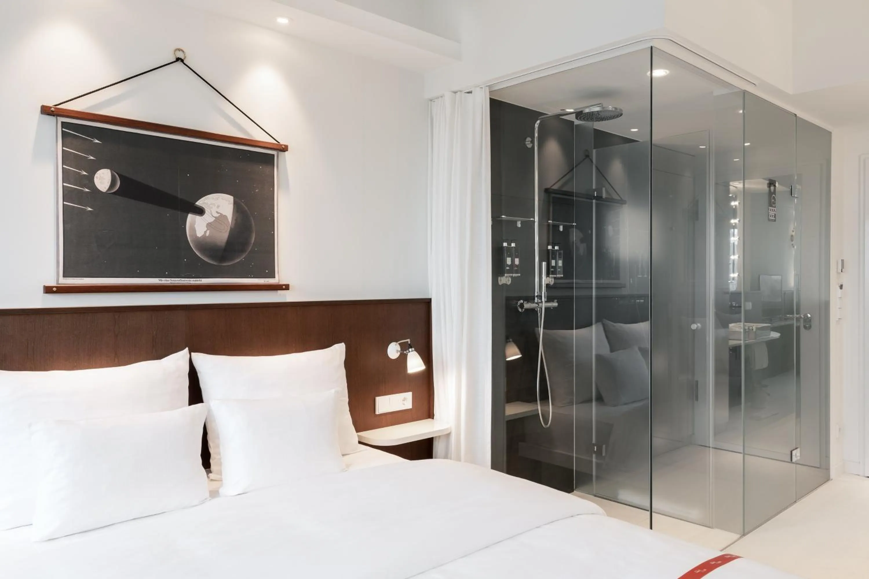 Photo of the whole room, Bed in Ruby Luna Hotel Dusseldorf