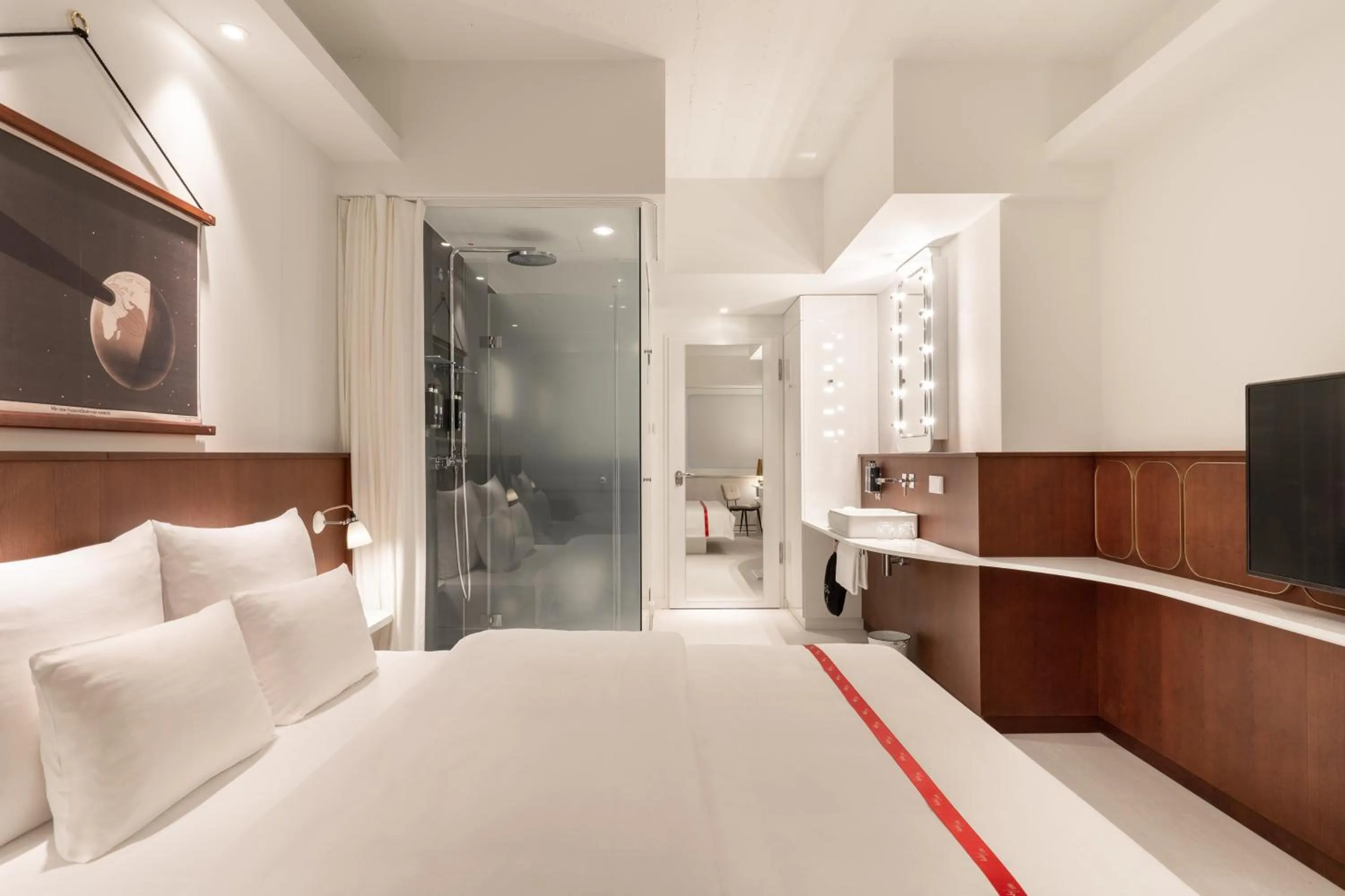 Photo of the whole room, Bed in Ruby Luna Hotel Dusseldorf