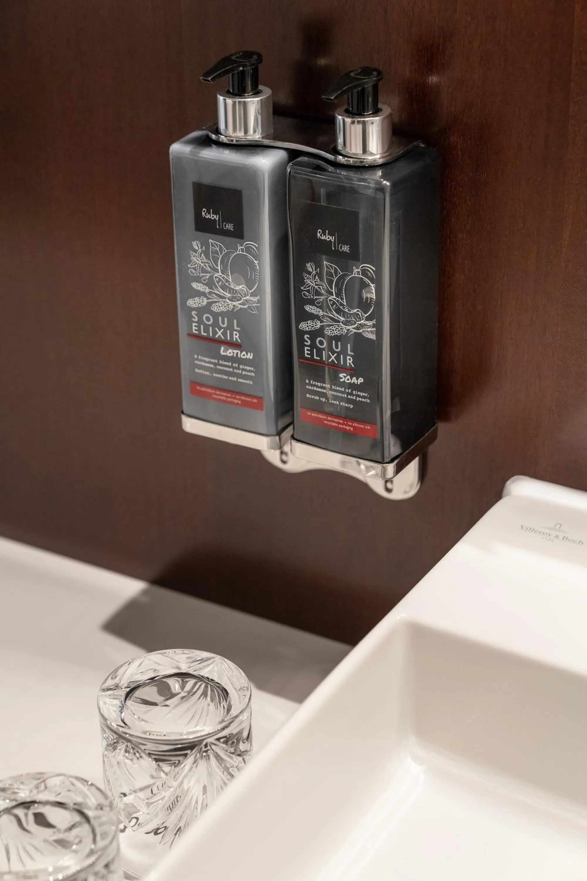 Bathroom in Ruby Louise Hotel Frankfurt