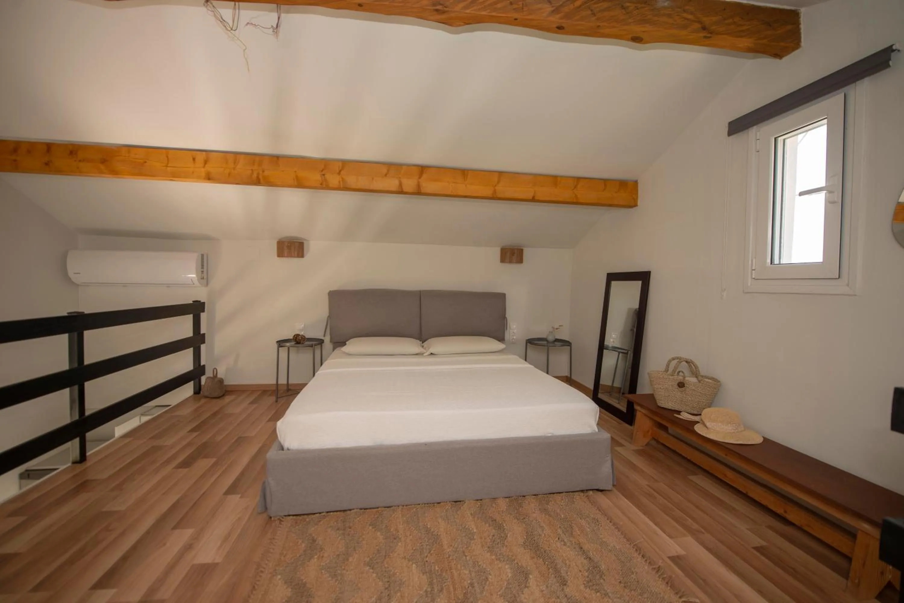 Bed in Elves Studios& Apartment's SIDARI