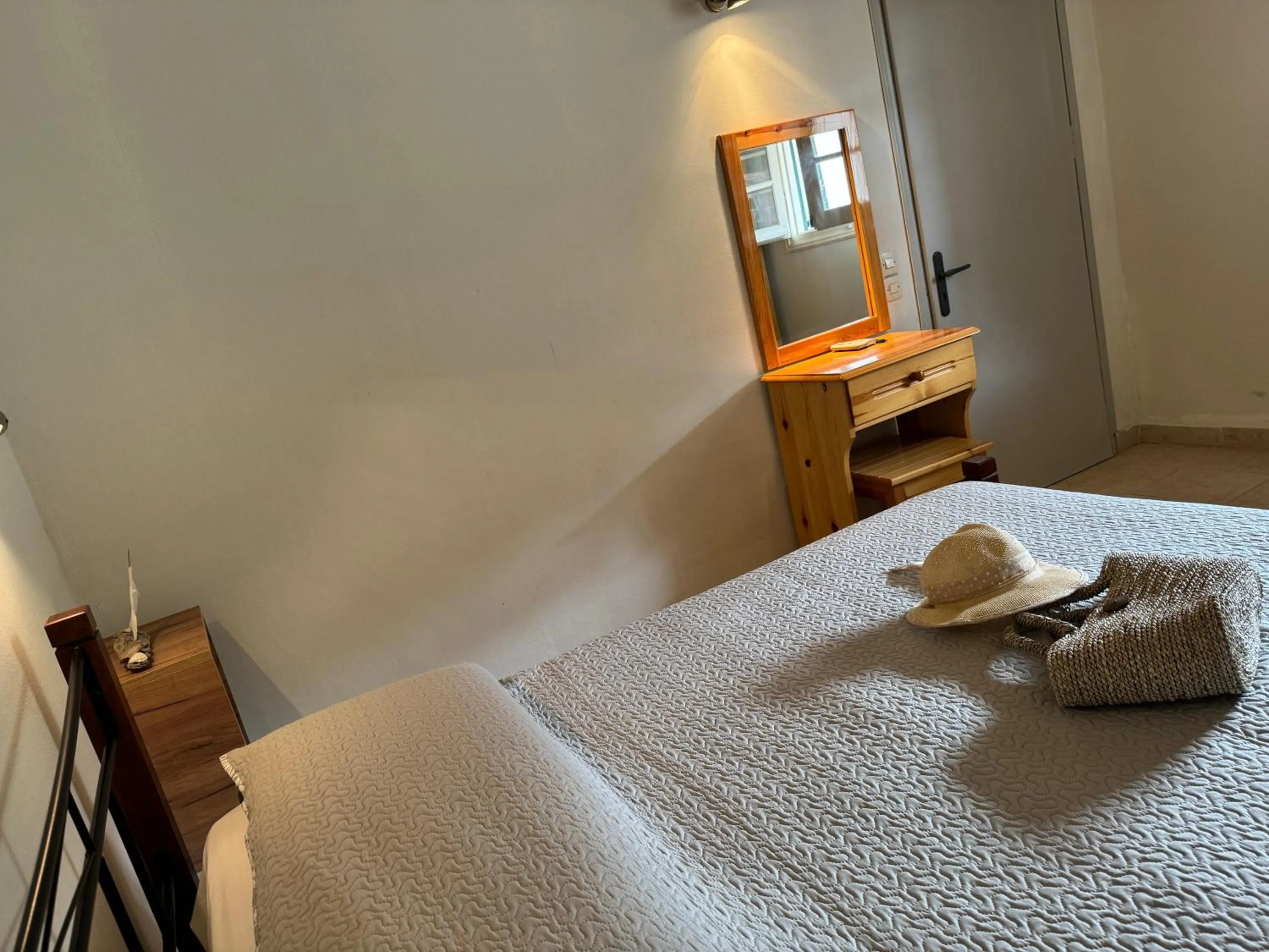 Bedroom, Bed in Elves Studios& Apartment's SIDARI