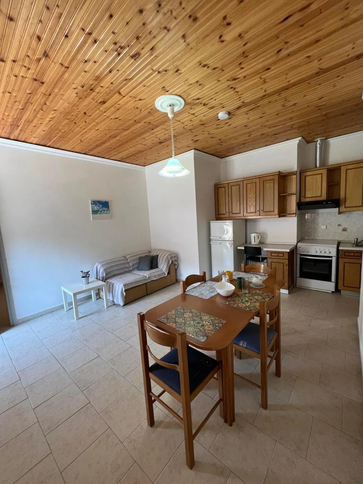 Kitchen or kitchenette in Elves Studios& Apartment's SIDARI