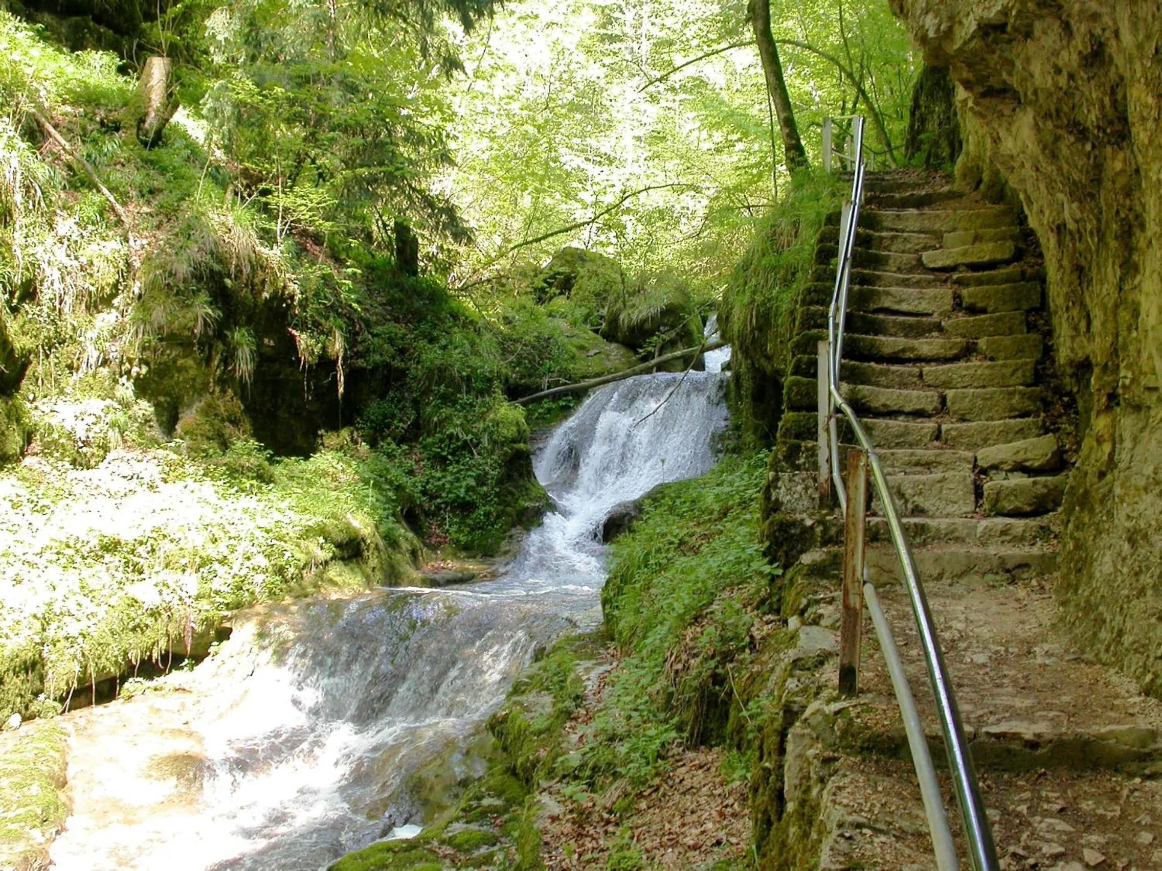 Hiking in Fontana Garni