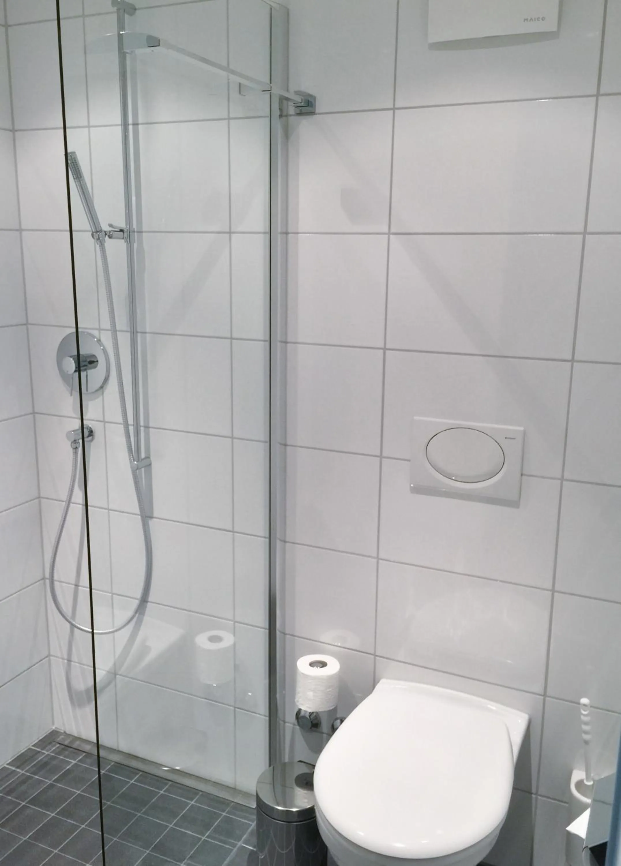 Bathroom in Fontana Garni