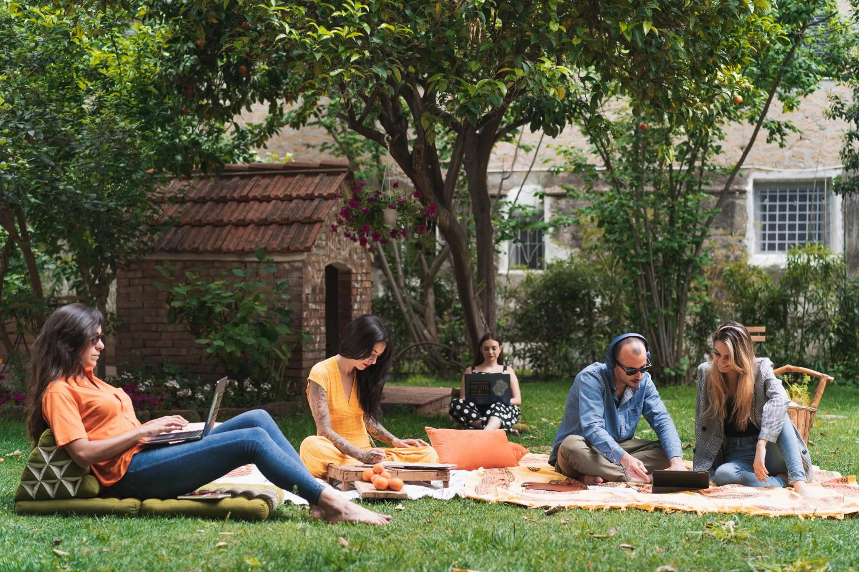 HOPESTEL Secret Garden Napoli