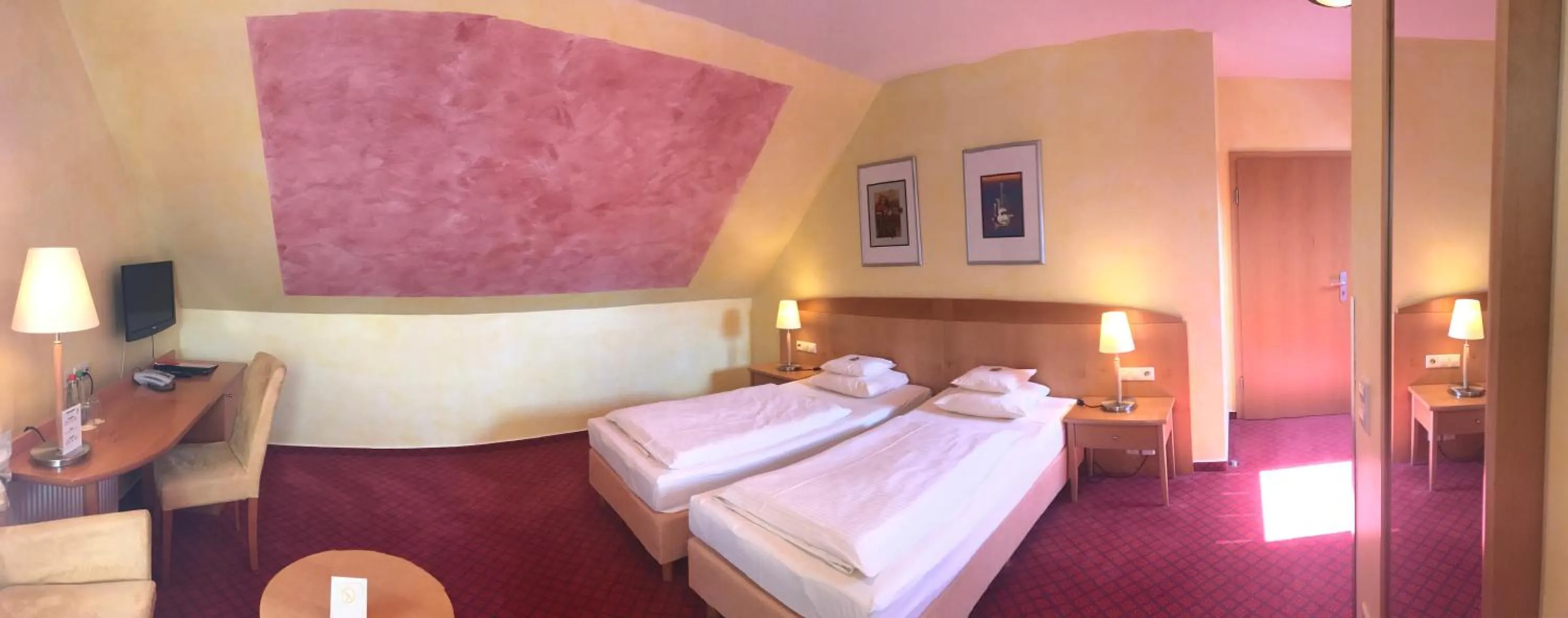 Bed in Businesshotel HEILBRONN- Biberach