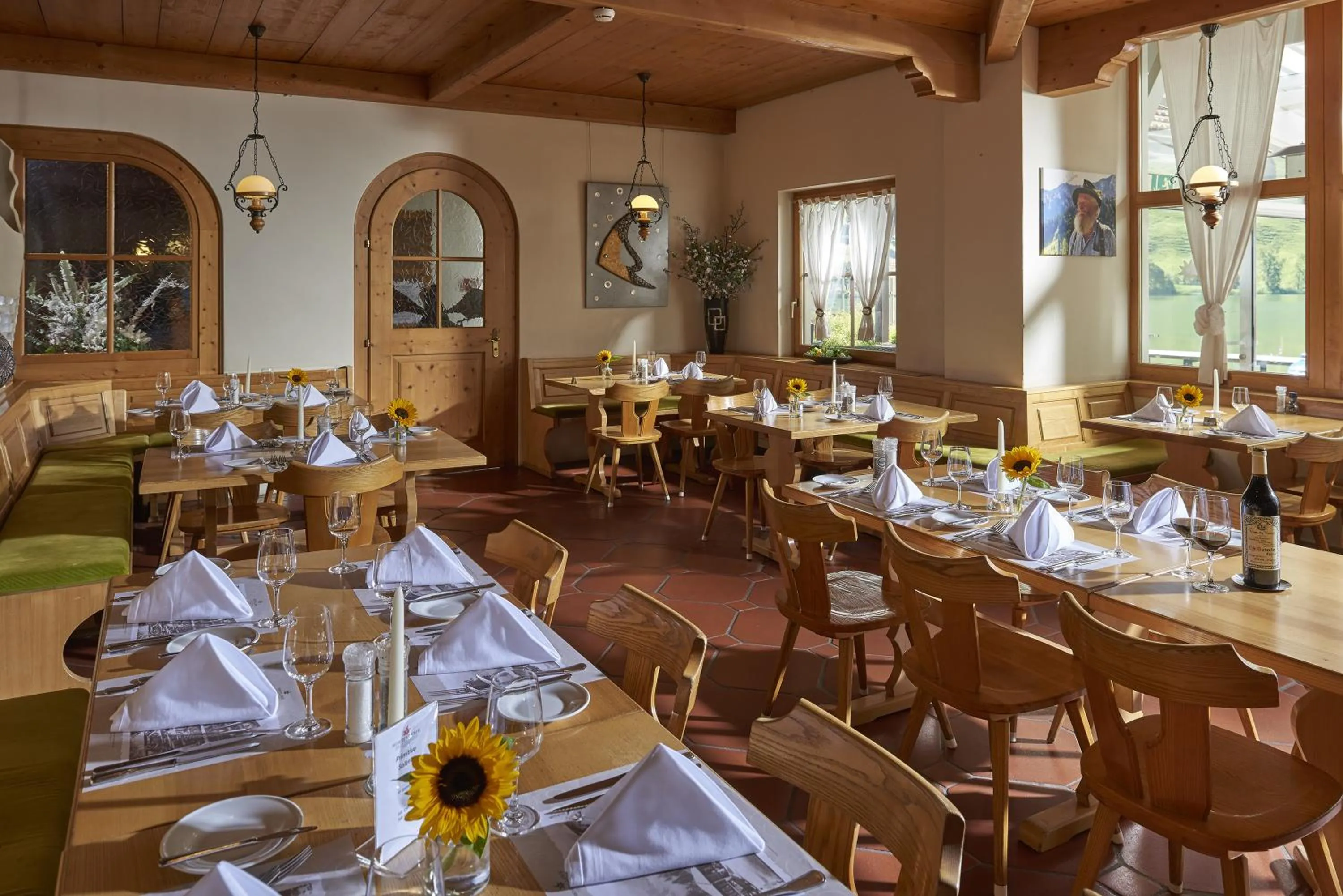 Restaurant/places to eat in Hostellerie am Schwarzsee