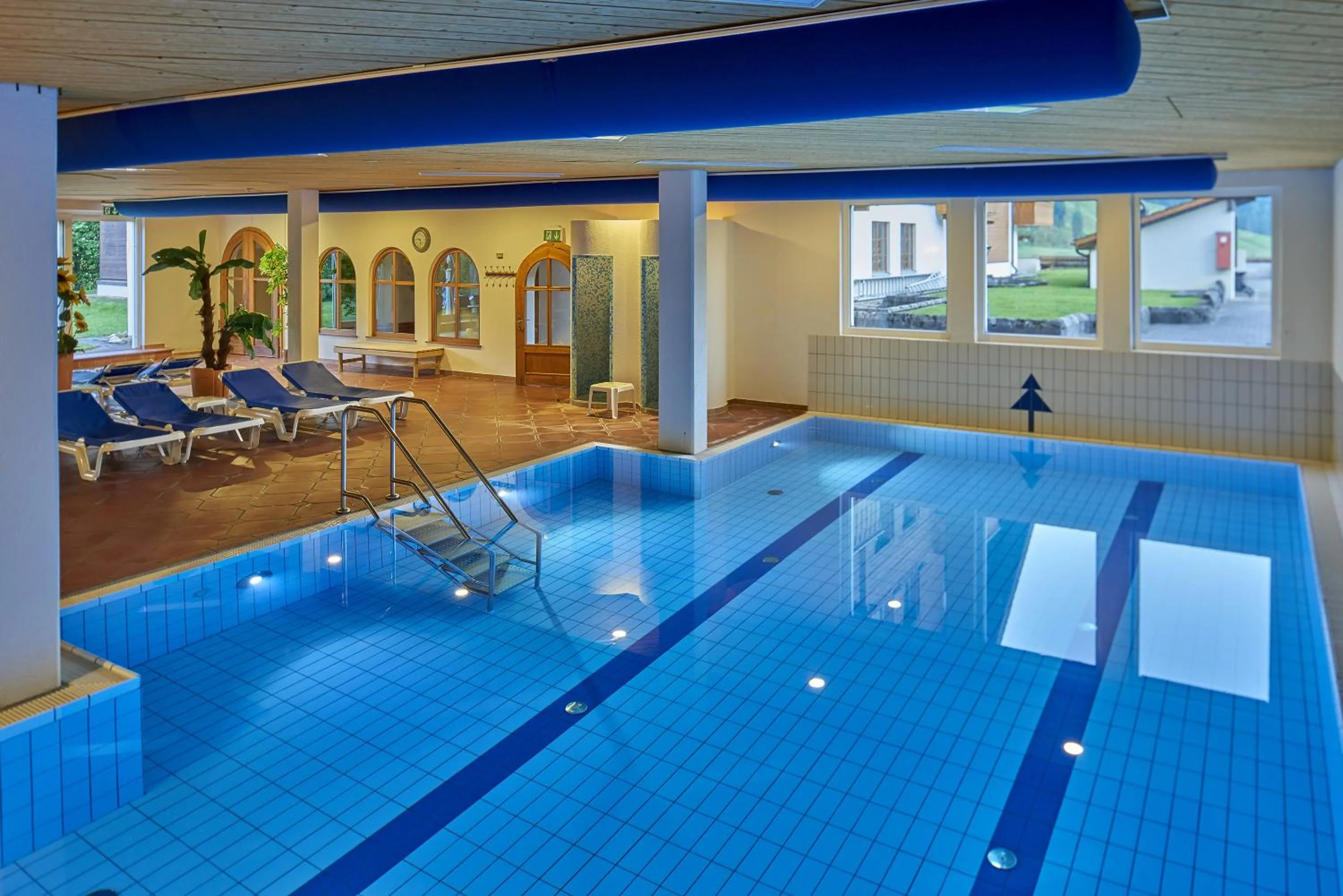 Swimming pool in Hostellerie am Schwarzsee