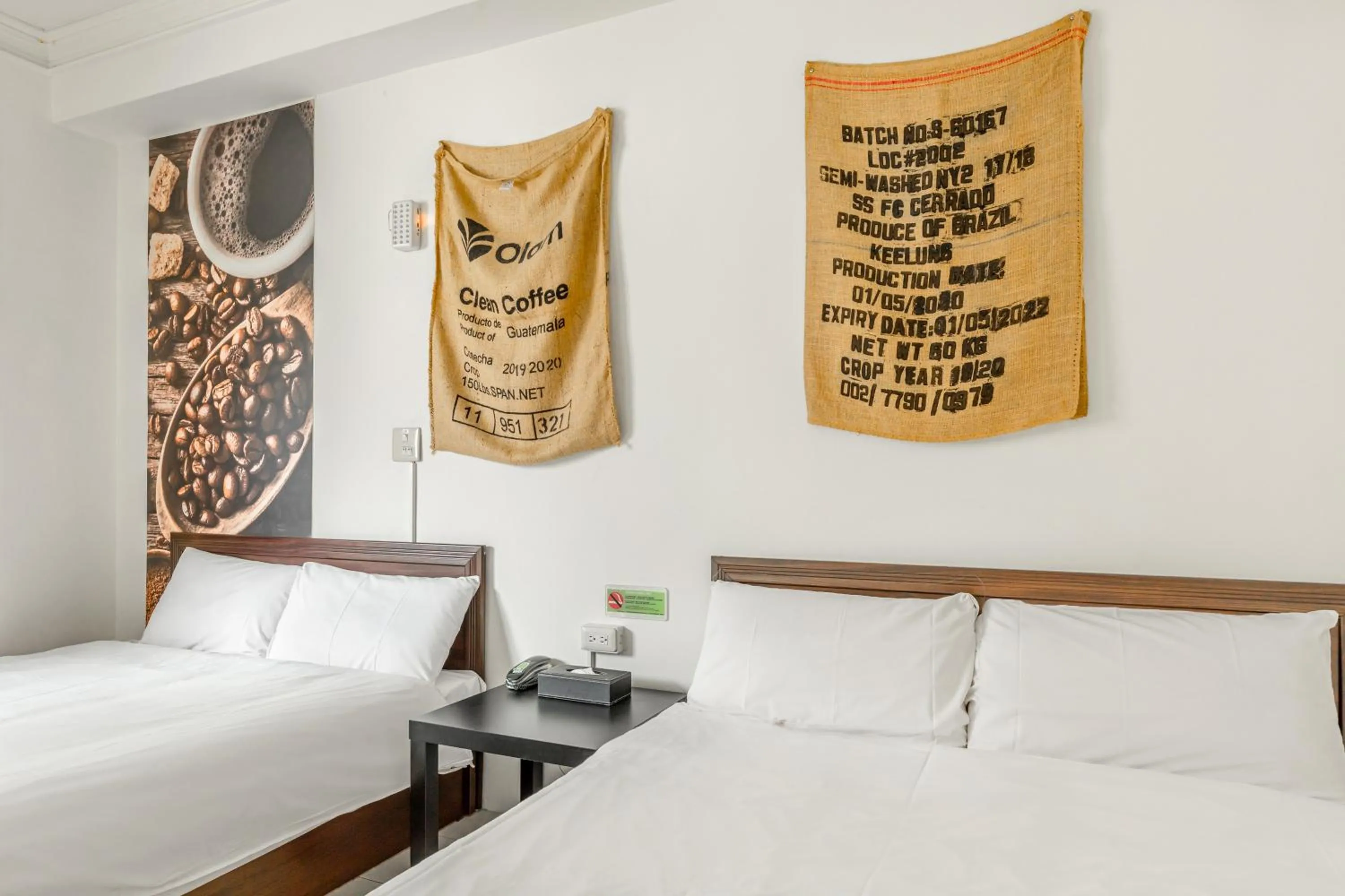 Photo of the whole room, Bed in Forever Happiness Hostel