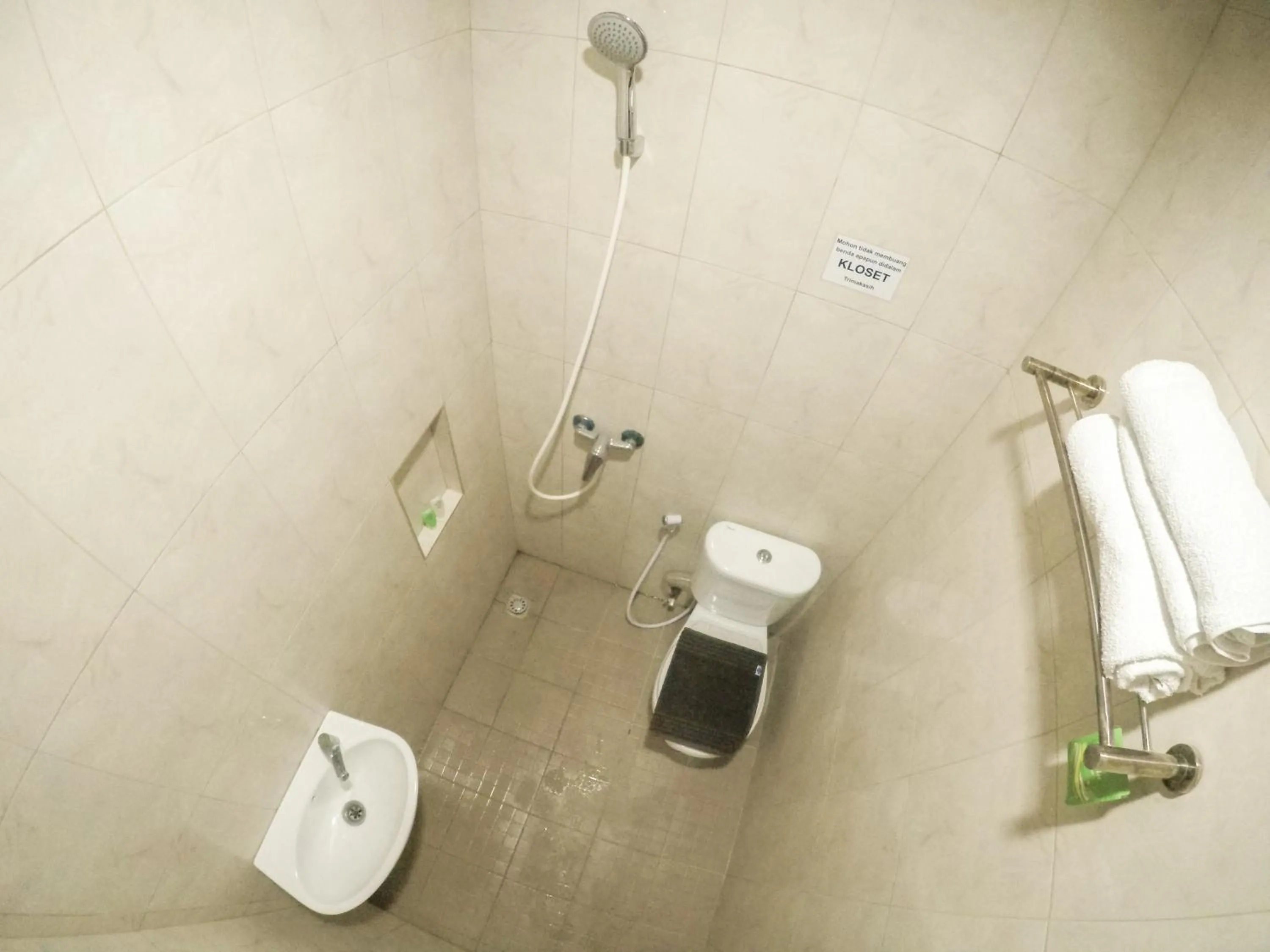 Shower in City Residence Kutai 32