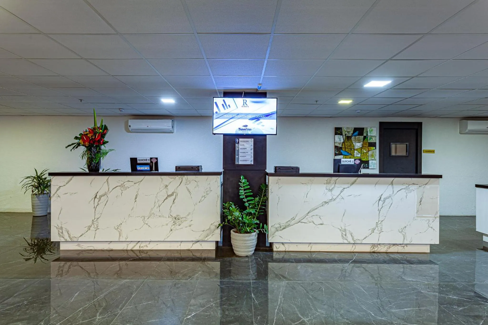 Lobby or reception in Travel Inn Hotels Caxias do Sul