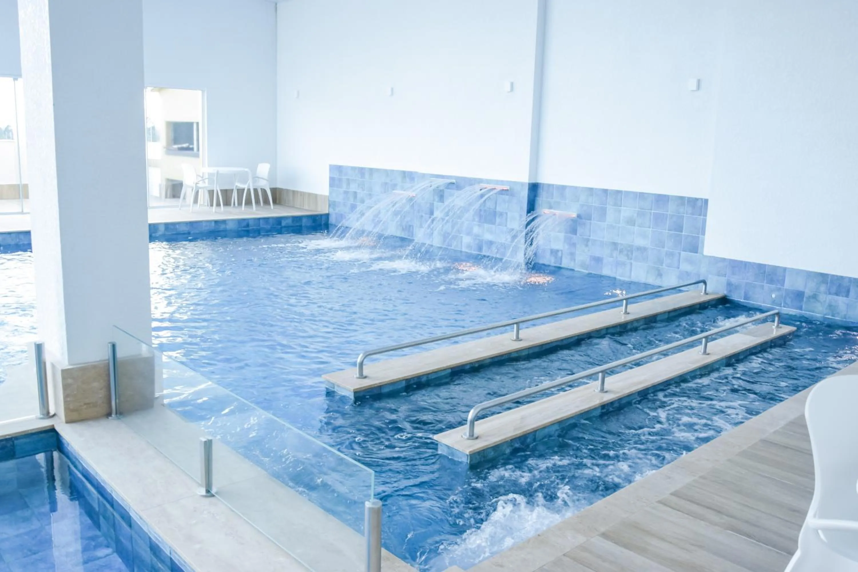 Swimming pool in Travel Inn Hotels Caxias do Sul