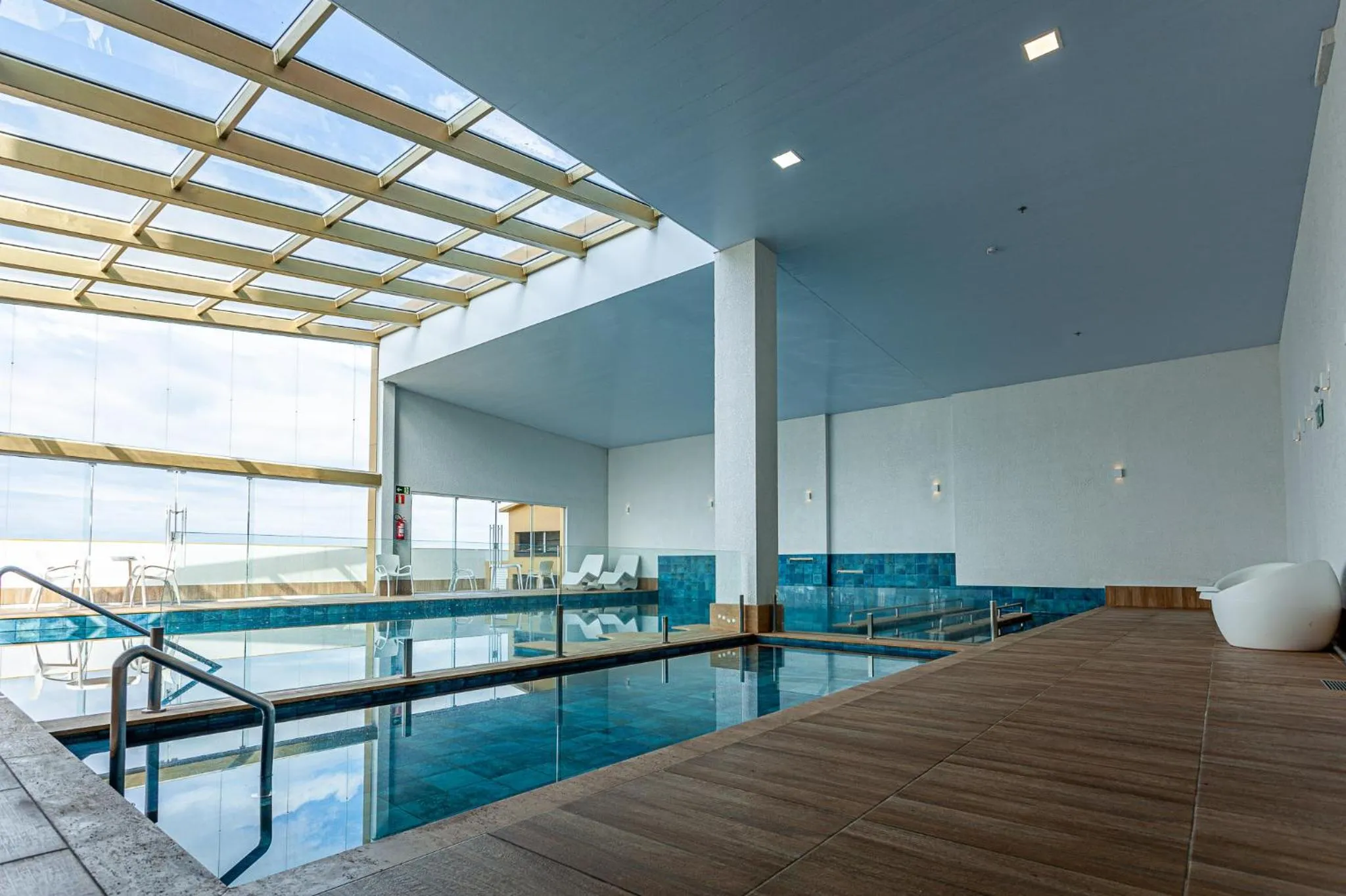 Swimming pool in Travel Inn Hotels Caxias do Sul