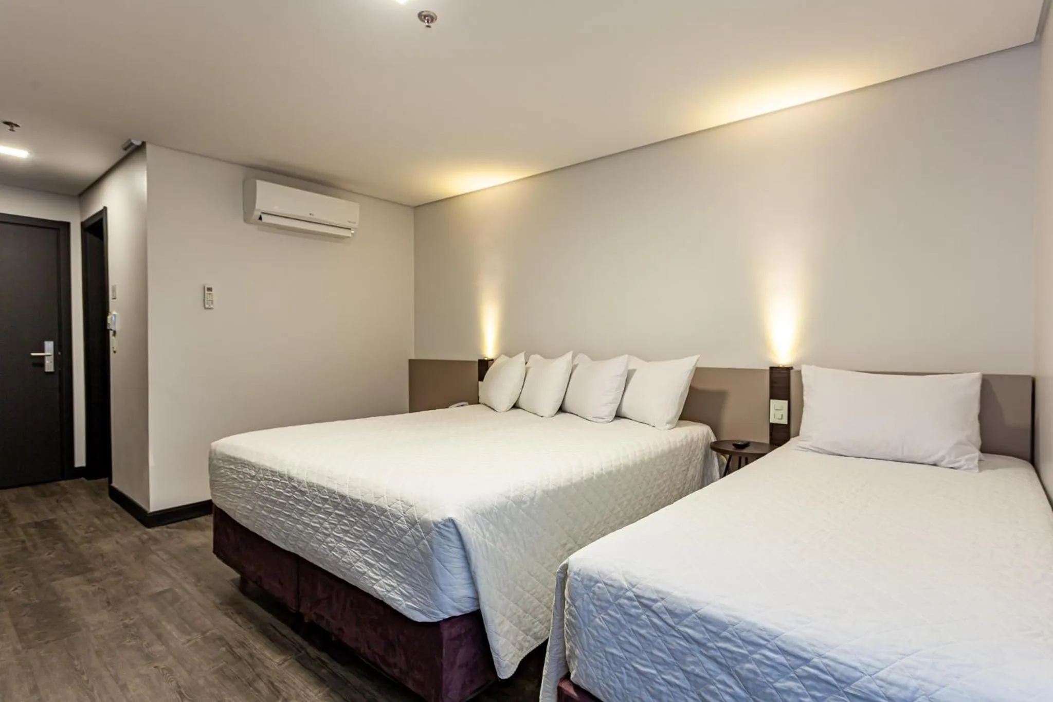 Photo of the whole room, Bed in Travel Inn Hotels Caxias do Sul