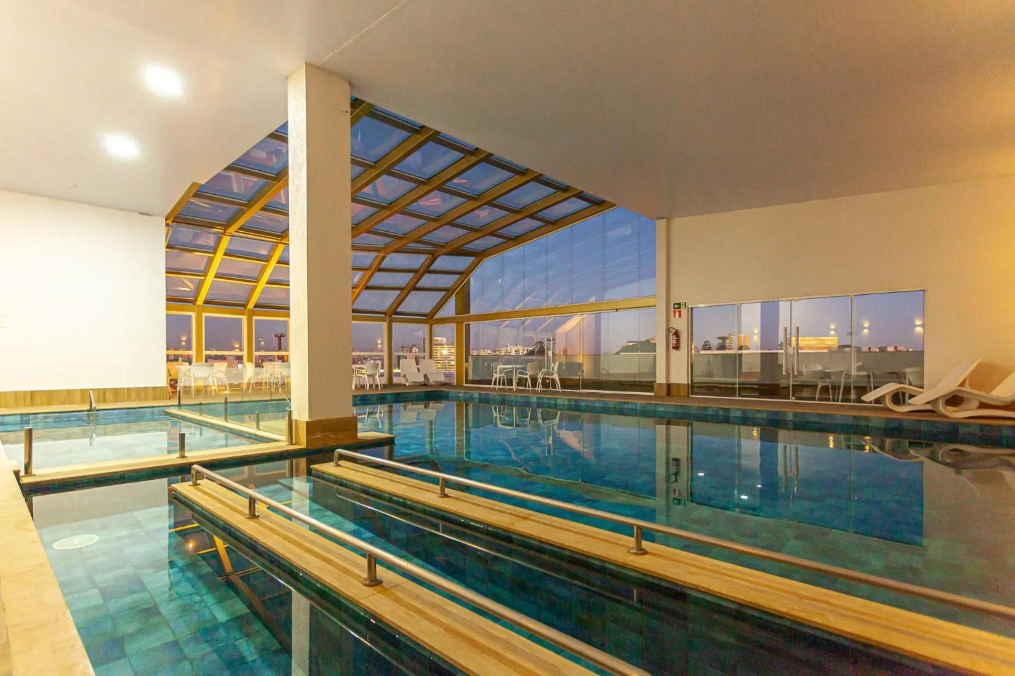 Swimming pool in Travel Inn Hotels Caxias do Sul