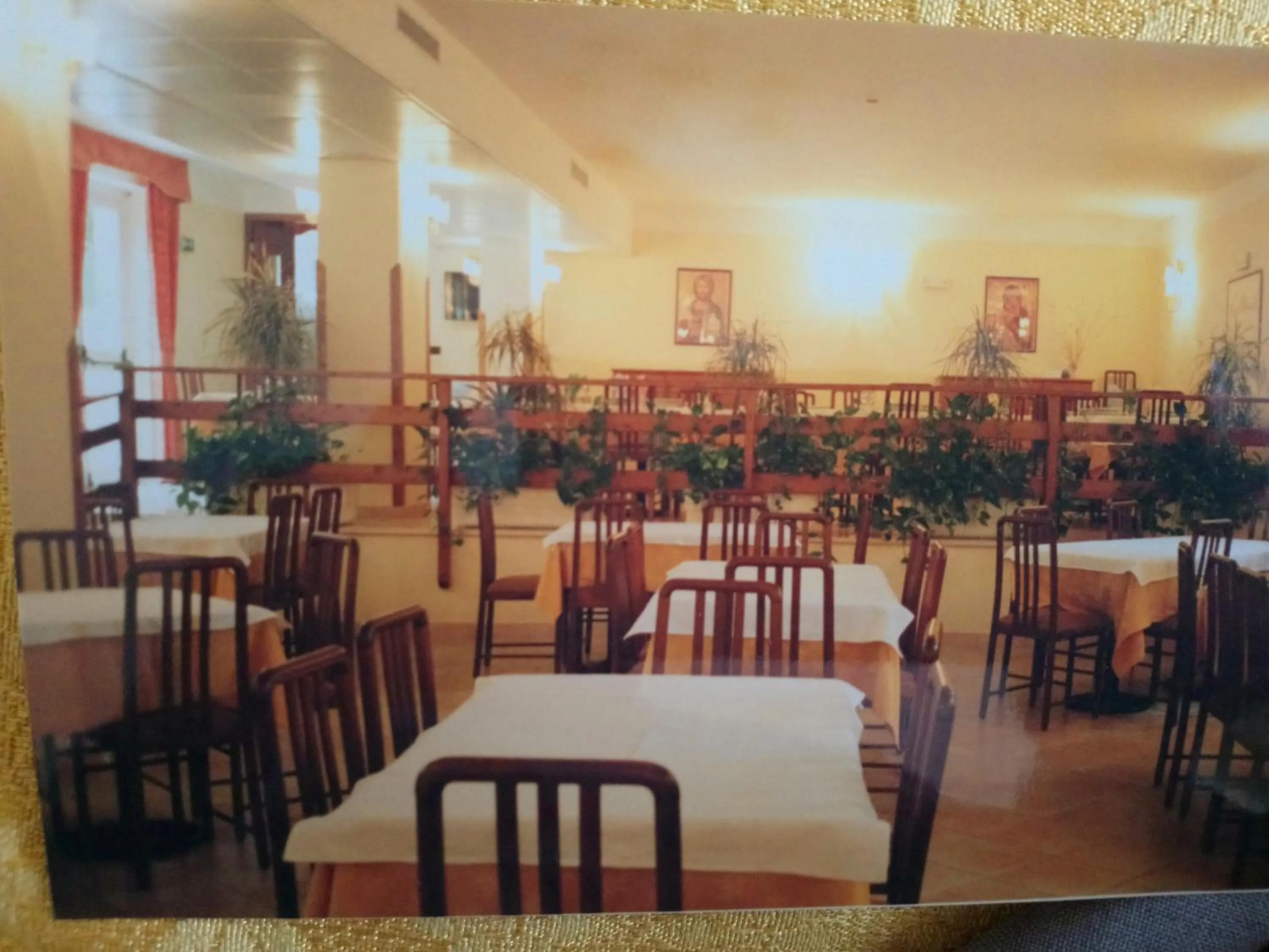 Restaurant/places to eat in casapaceebene