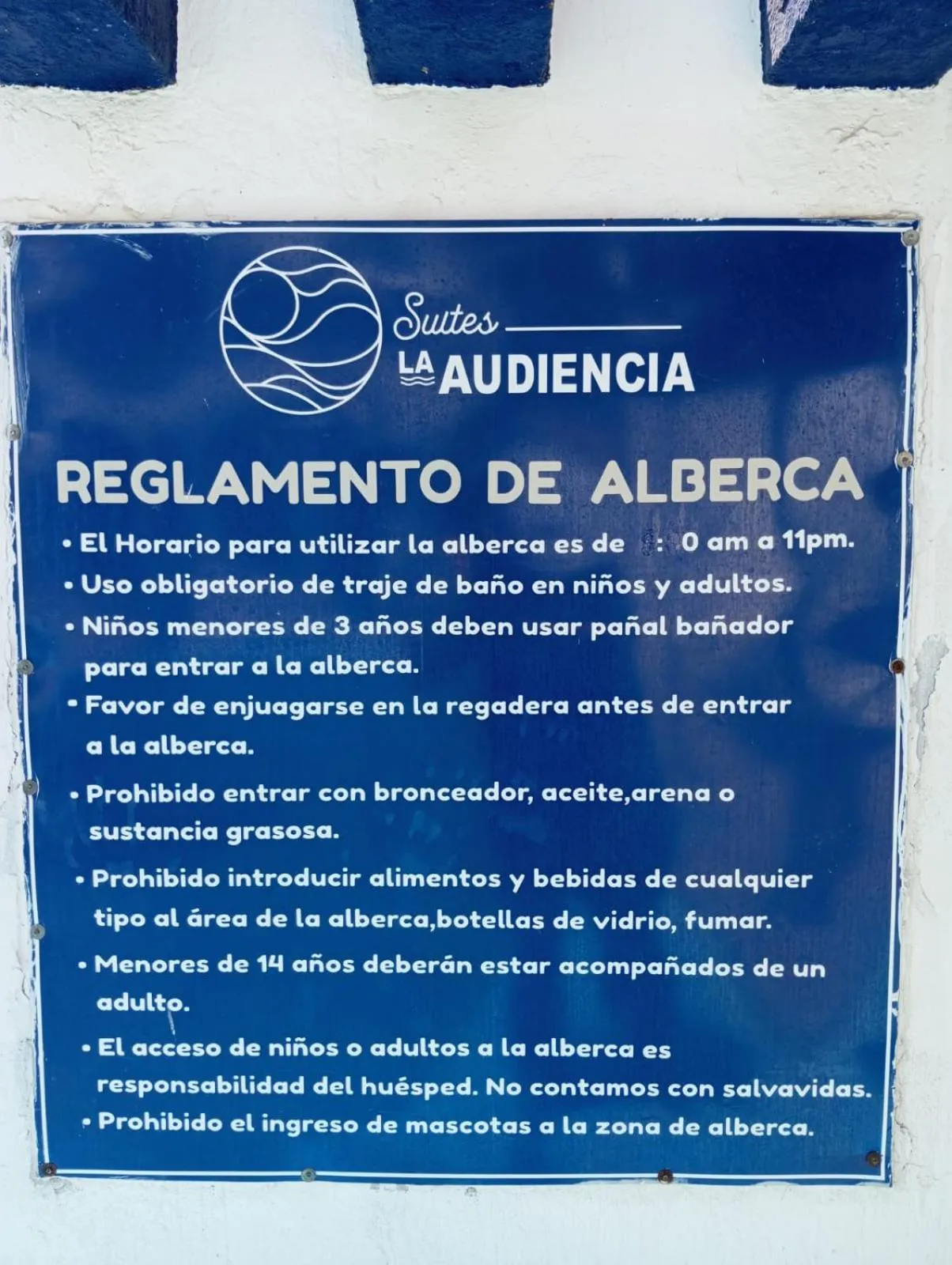 Swimming pool in Suites La Audiencia