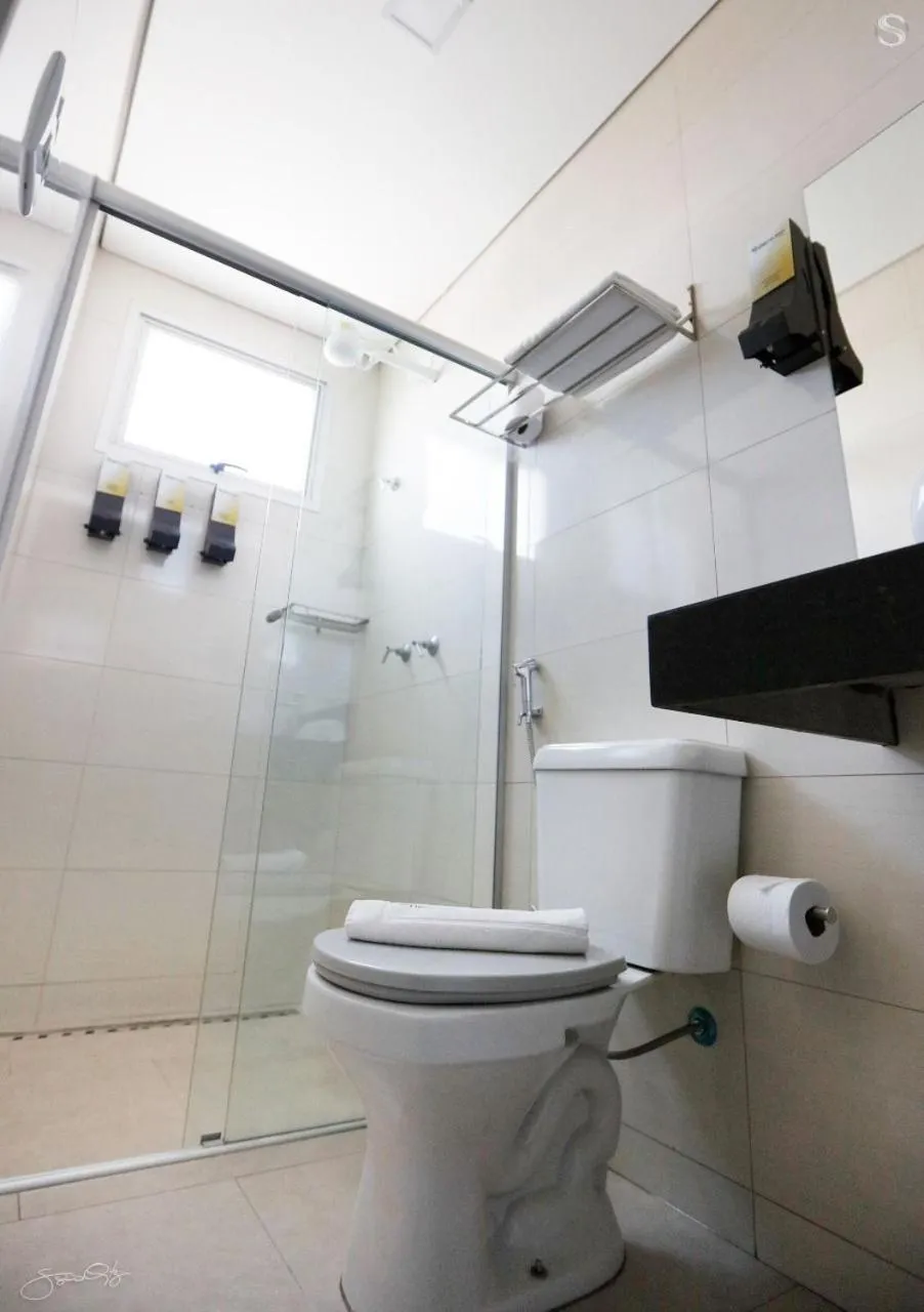 Bathroom in Aero Inn Hotel