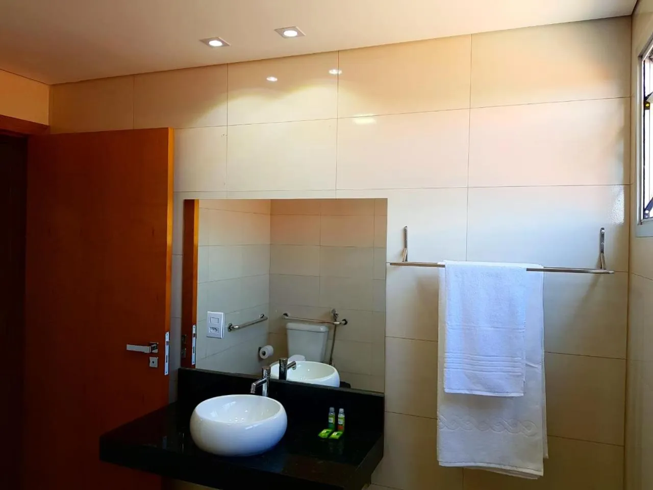 Bathroom in Aero Inn Hotel