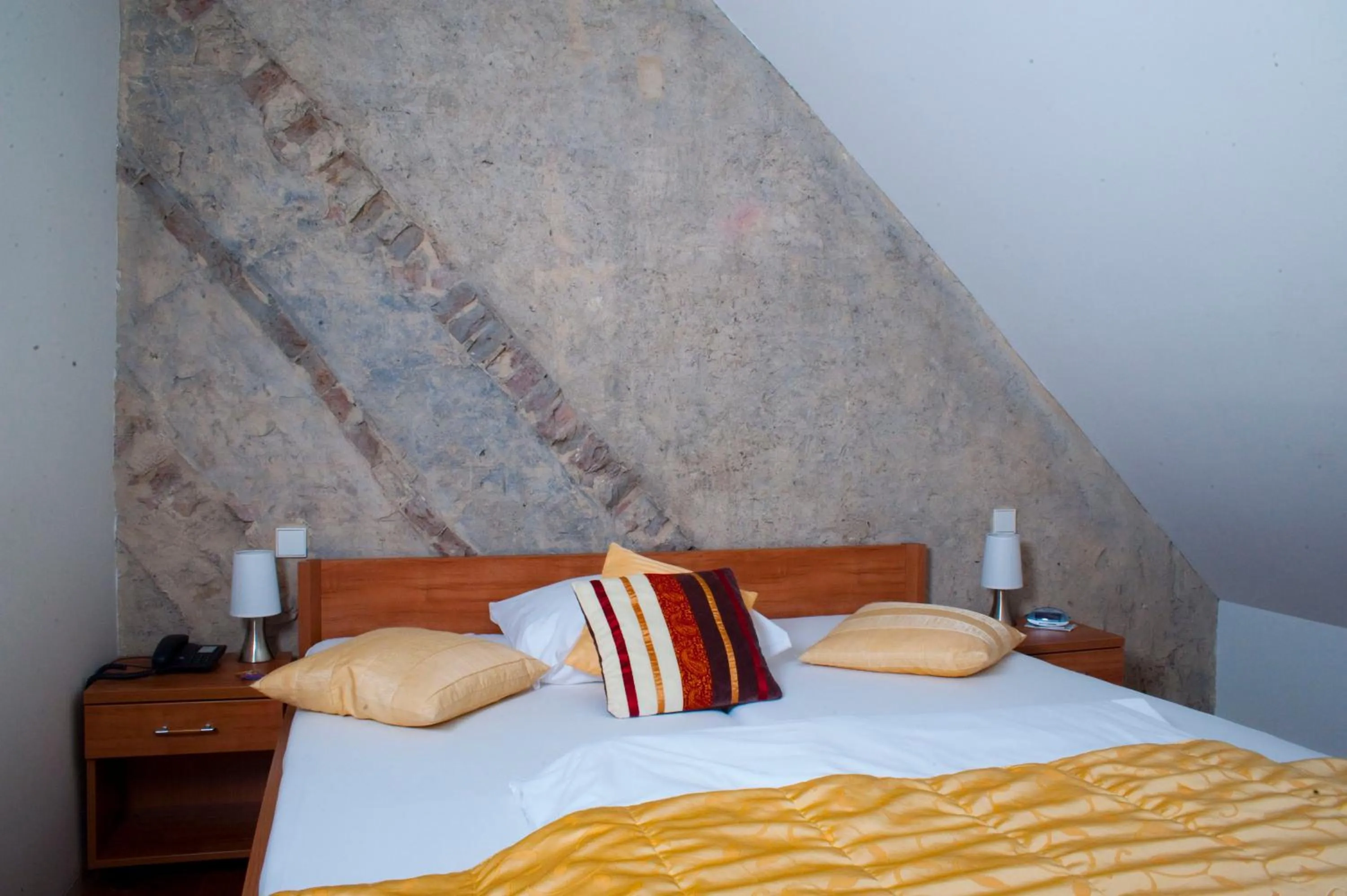 Photo of the whole room, Bed in Hotel zum Hofmaler