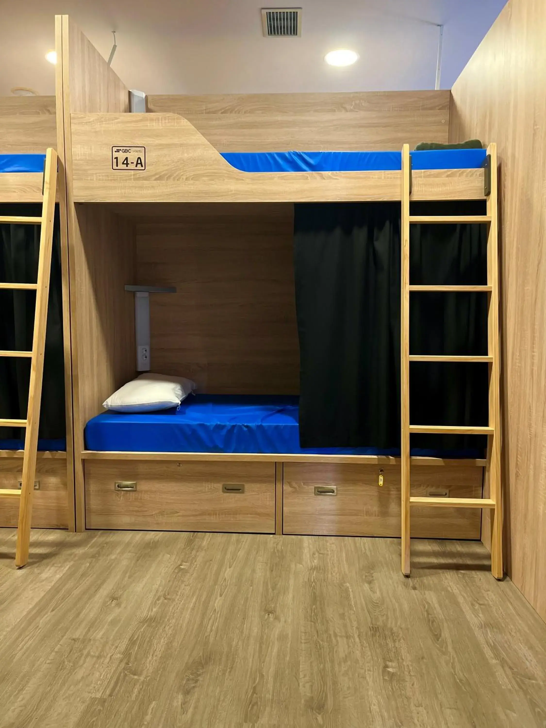 Bunk Bed in Mixed Dormitory Room in Albergue GBC Pontevedra Bunk Bed in Mixed Dormitory Room in Albergue GBC Pontevedra