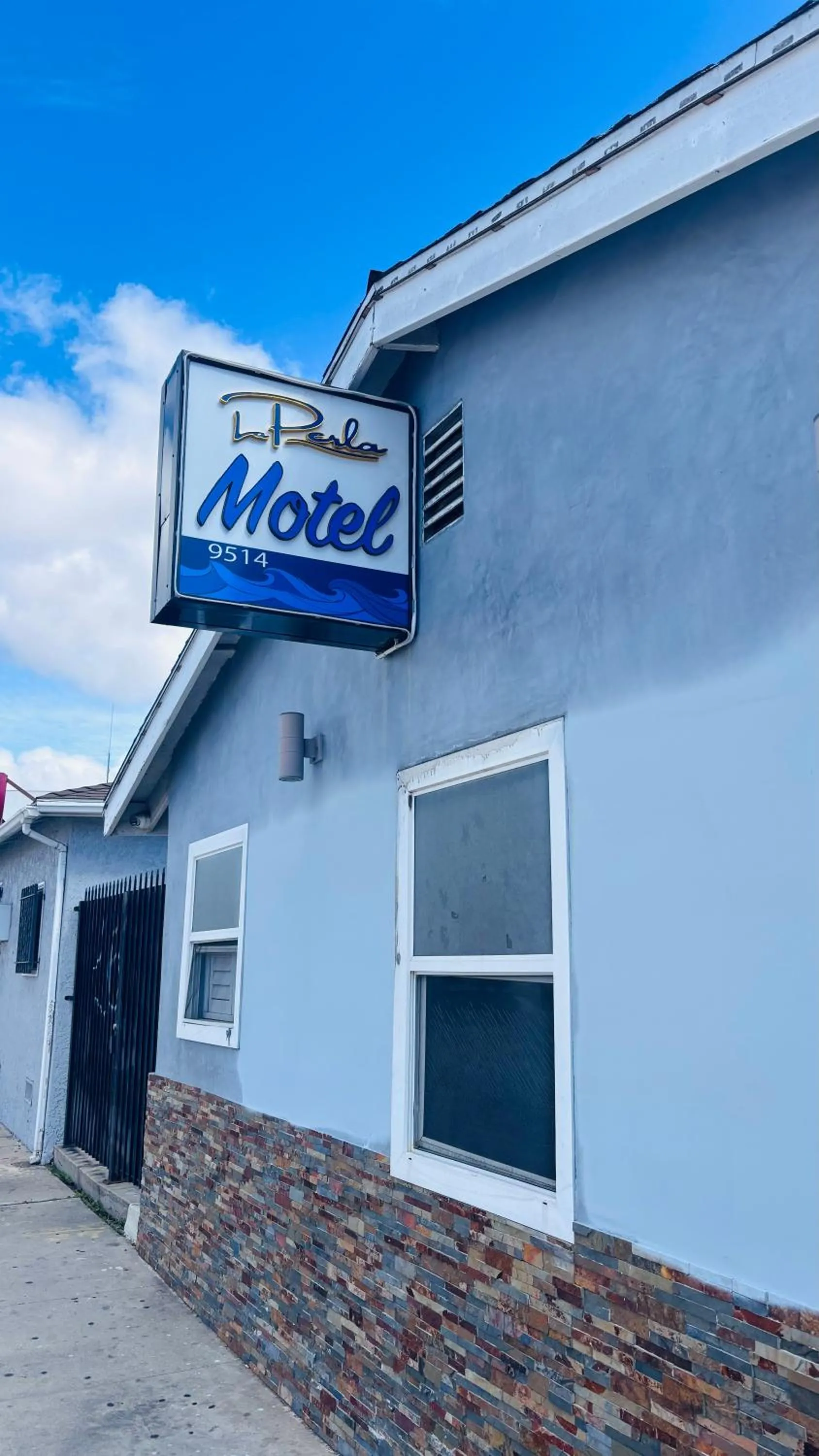 La Perla motel