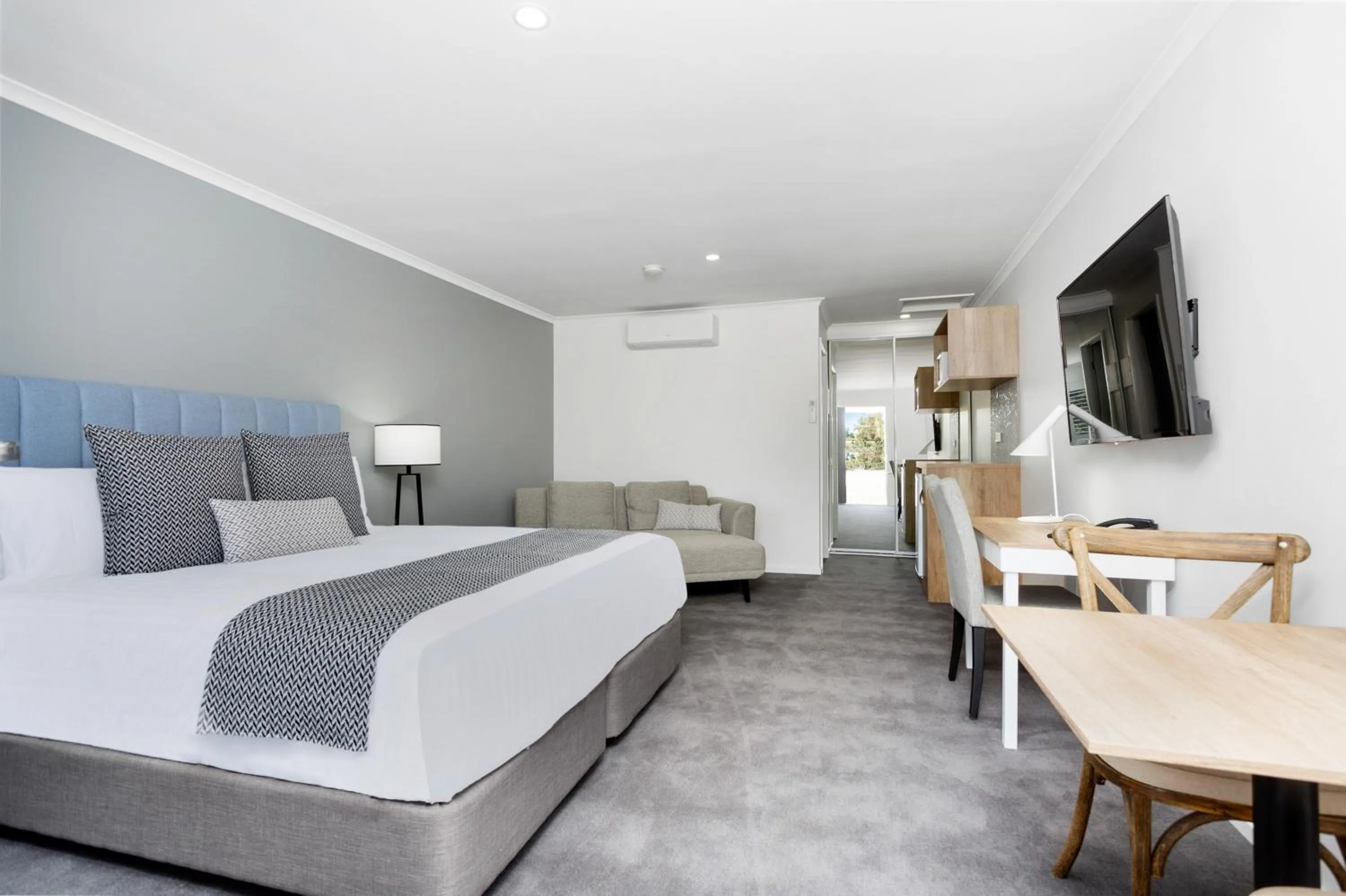 Bedroom, Bed in Sanctuary Inn on Westernport