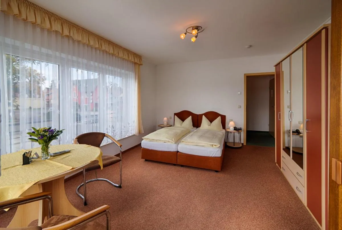 Photo of the whole room, Bed in Elbterrassen zu Brambach