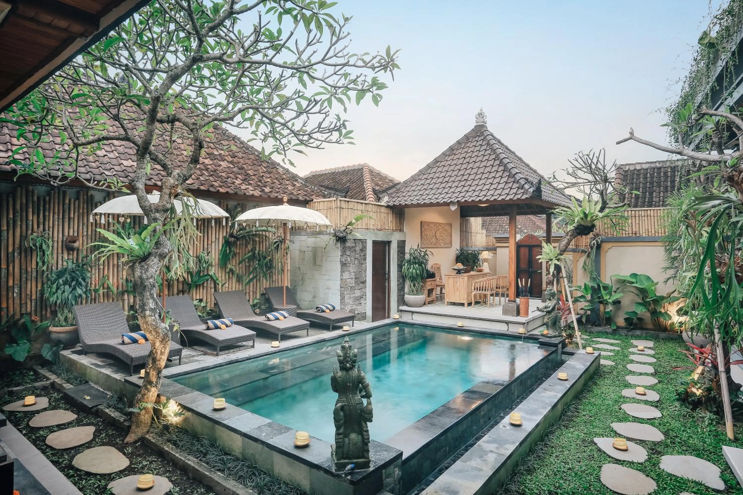 Swimming pool in Sitala Suite