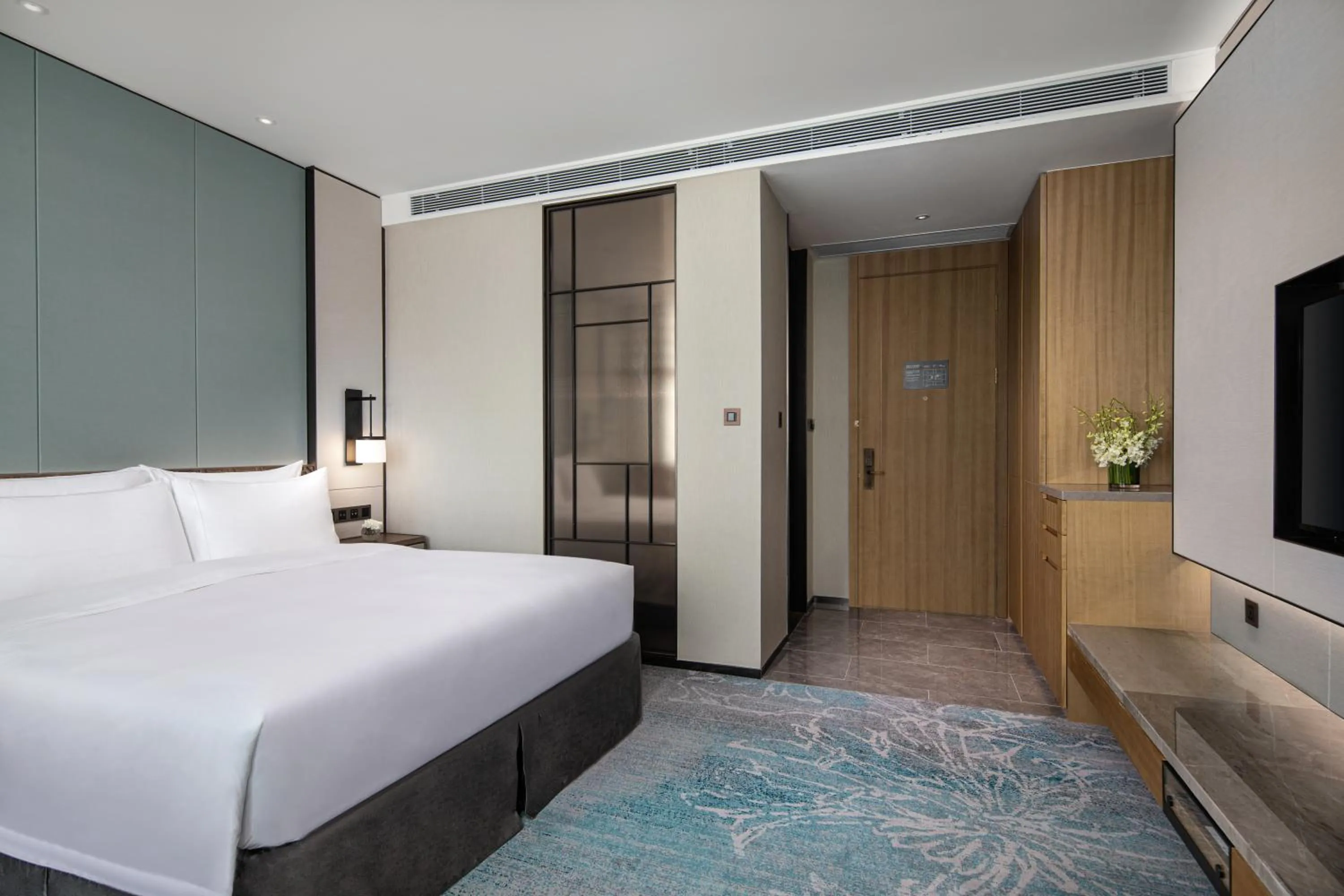 Photo of the whole room, Bed in C&D Hotel,Xiamen Xiang'an-Late Check Out & Free Welcome Snacks