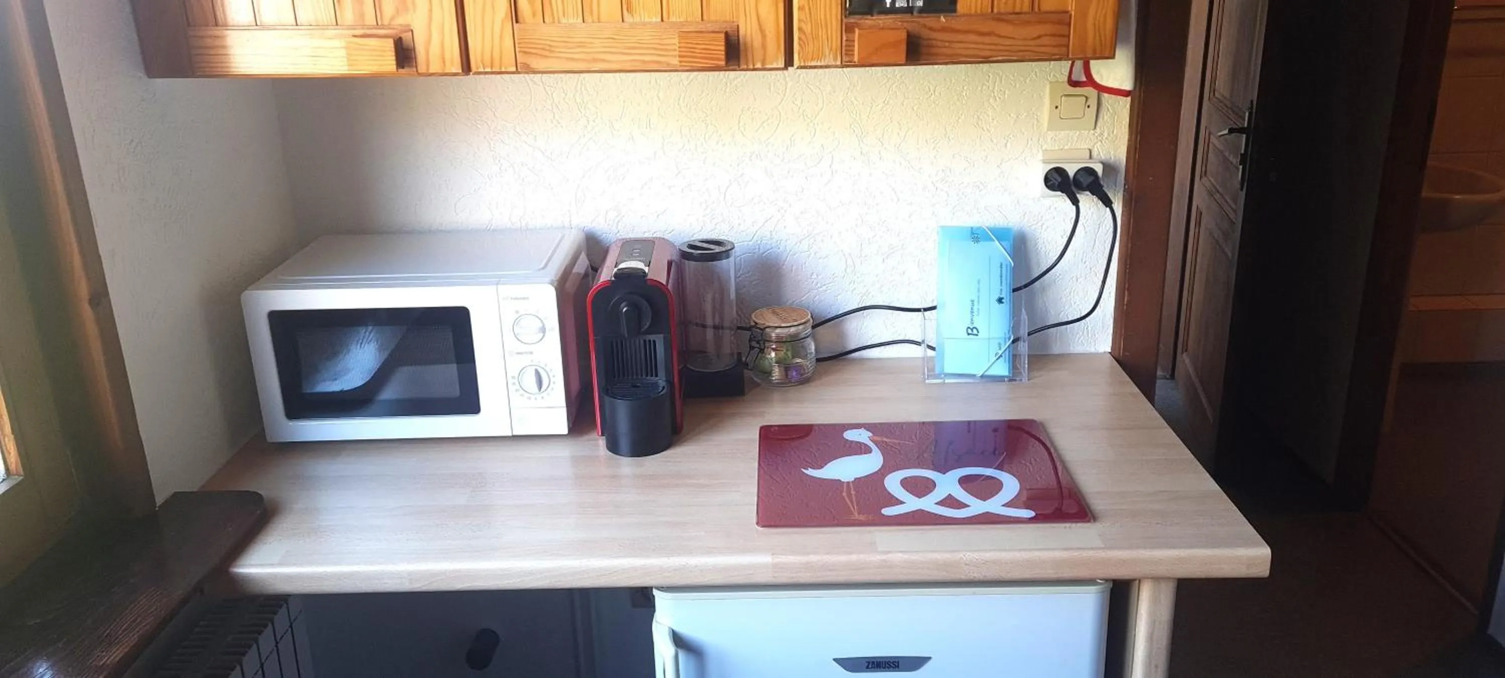 Kitchen or kitchenette in Gîte et chambres d'hôtes Les Framboises
