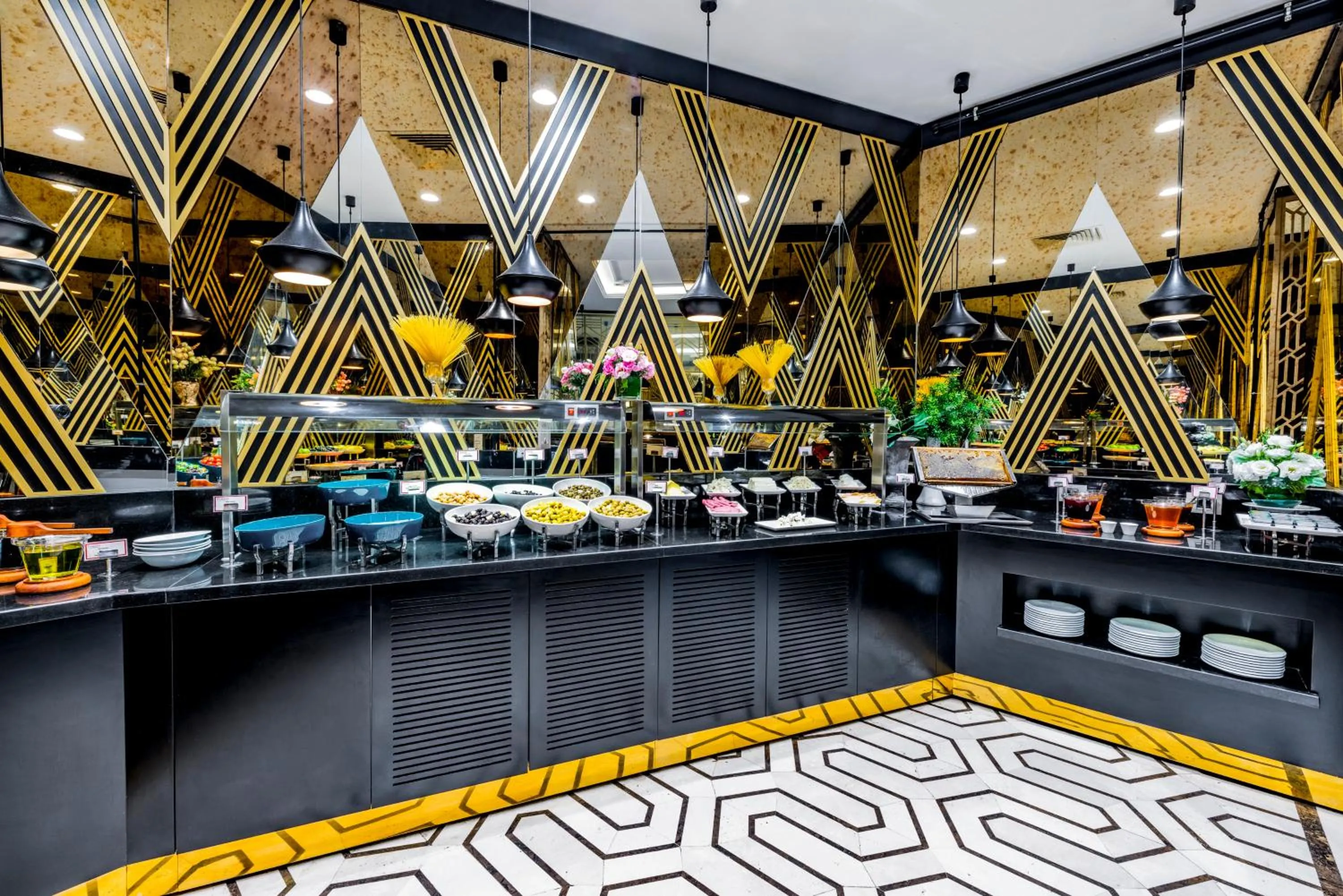 Food and drinks in Ramada by Wyndham Istanbul Golden Horn