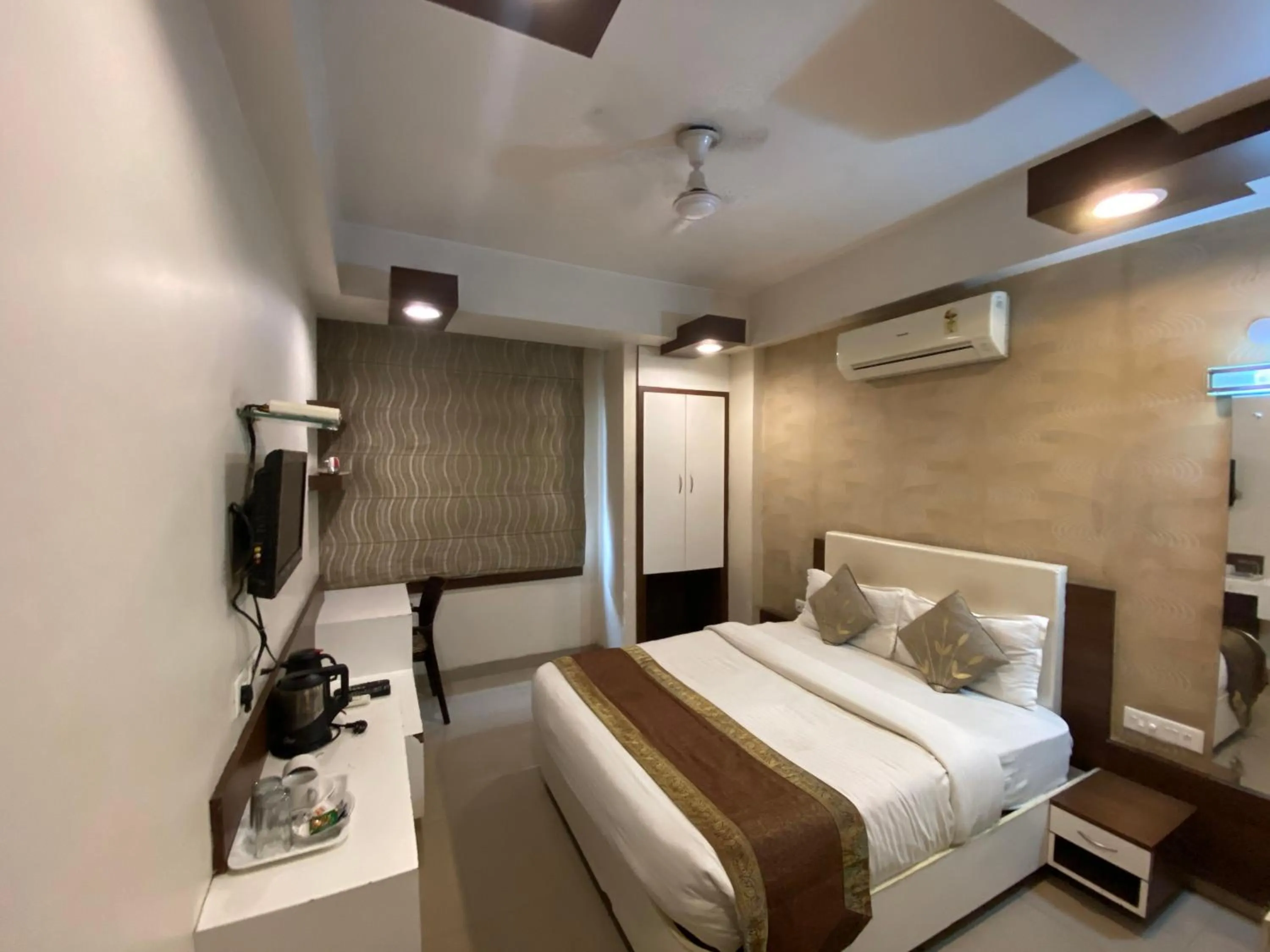 Bedroom, Bed in Starlit Select Nirvana