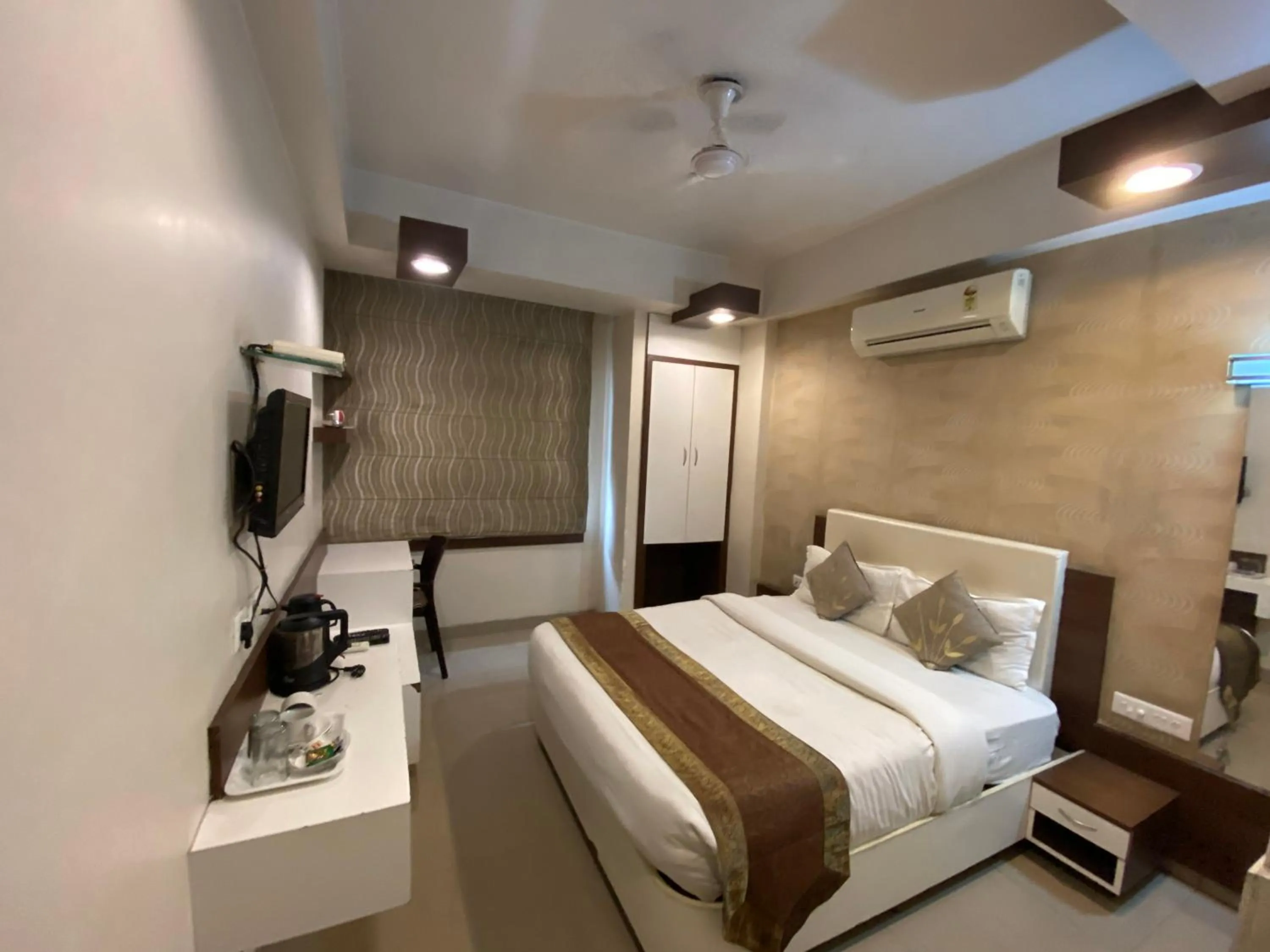 Bedroom, Bed in Starlit Select Nirvana