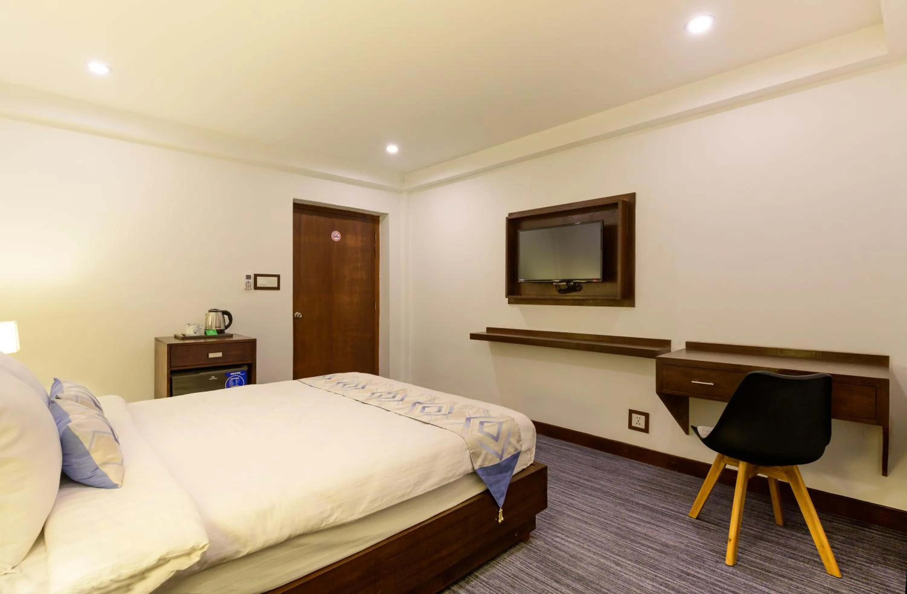 View (from property/room), Bed in Hotel Zakaria International