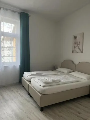 Bed in Hotel Lübecker Hof