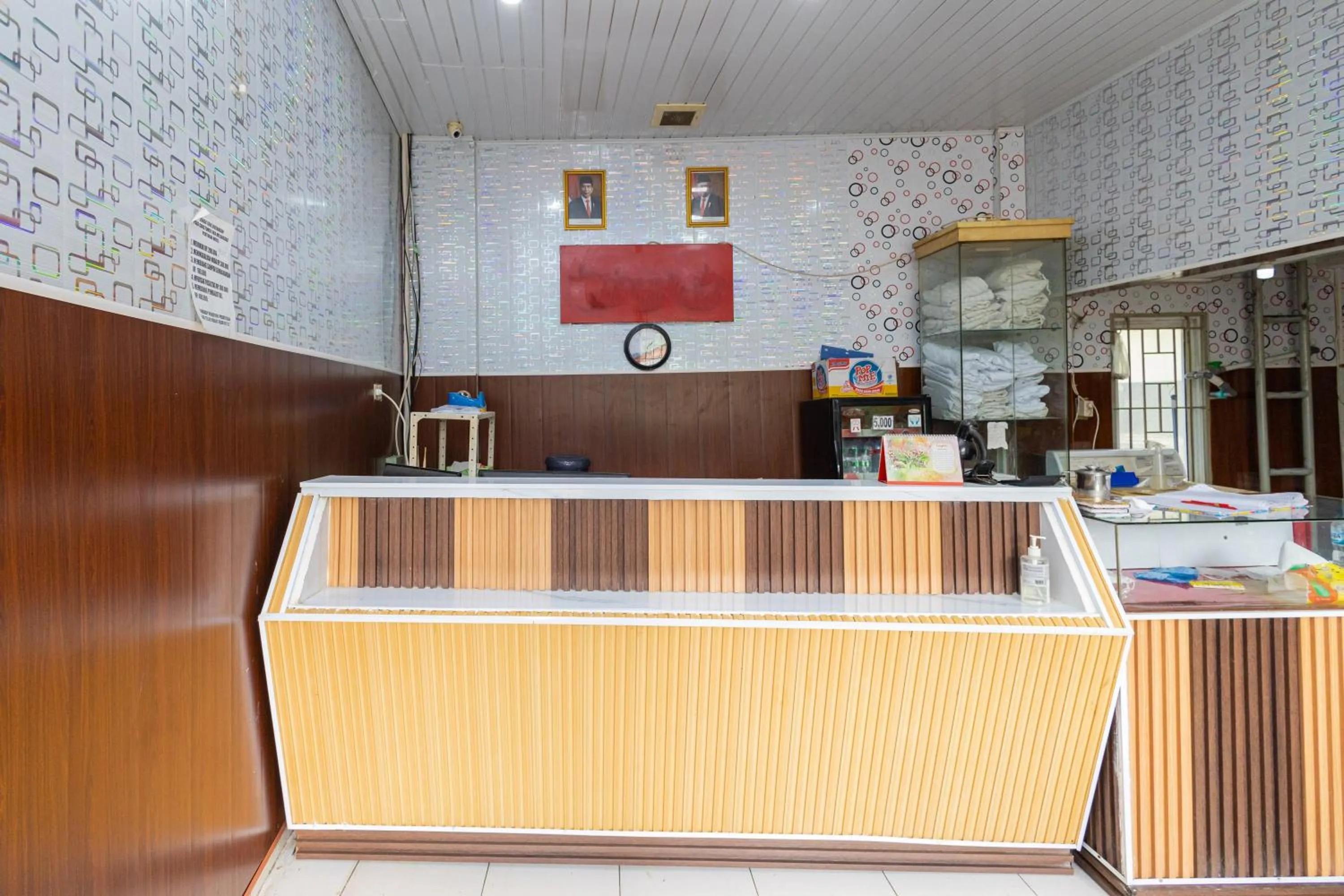 Lobby or reception in Alfa Guesthouse Serpong Mitra RedDoorz