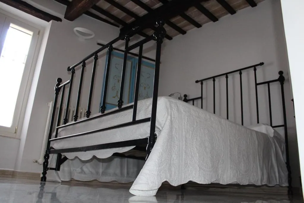 Bed in B&B Porta Santa Lucia - Appartamento