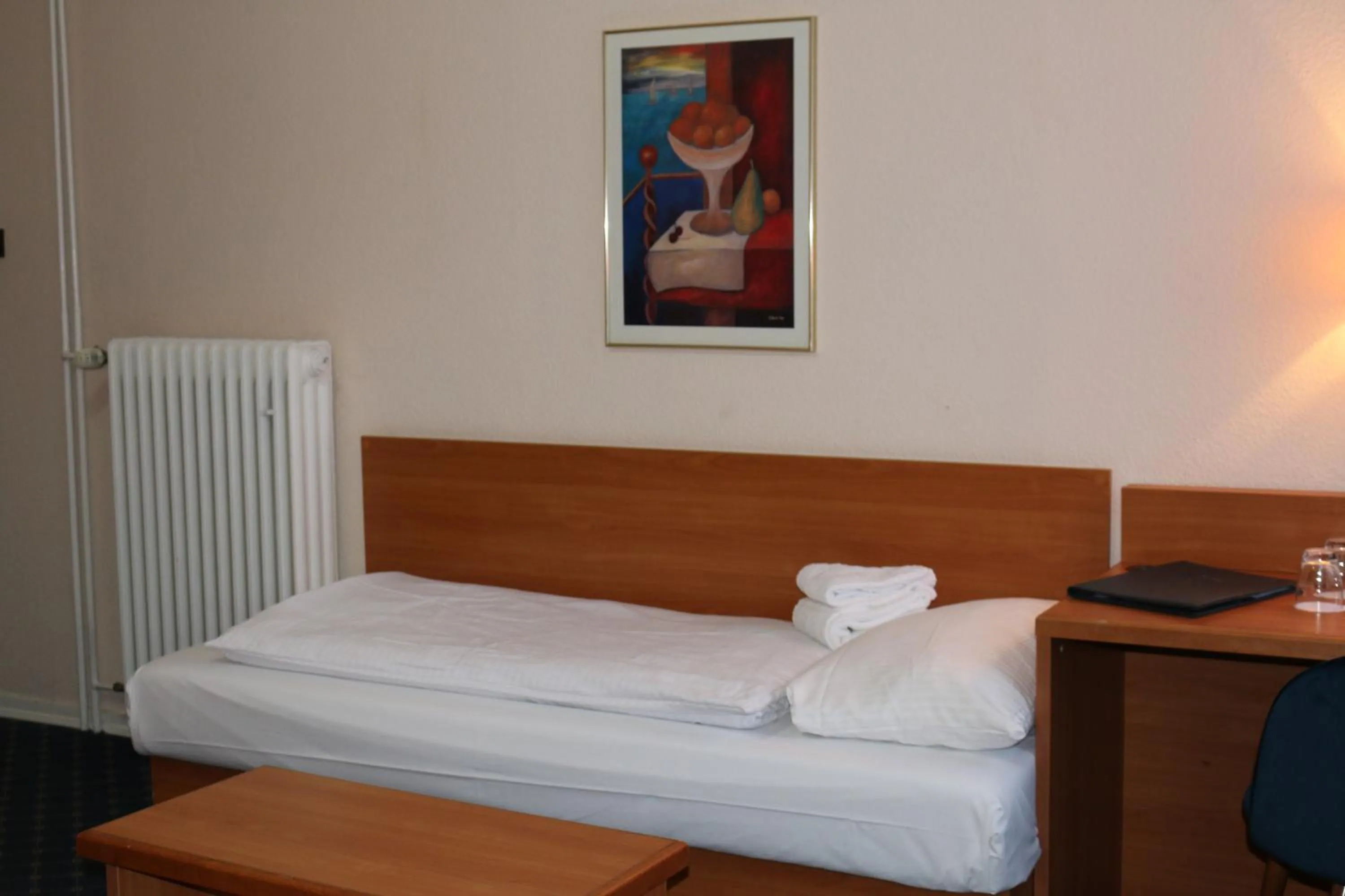 Bed in Elbbrücken Hotel