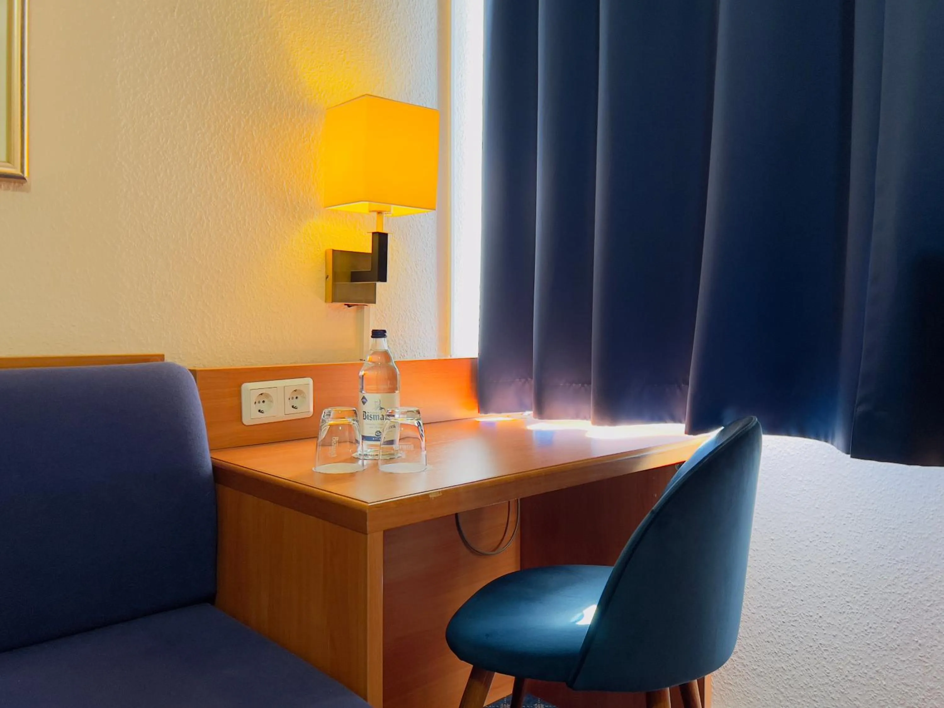 Photo of the whole room in Elbbrücken Hotel