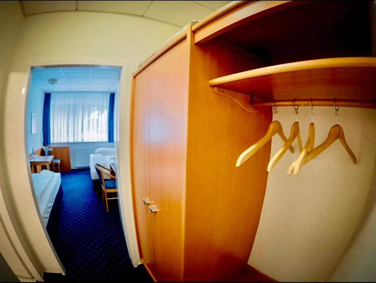 Photo of the whole room in Elbbrücken Hotel