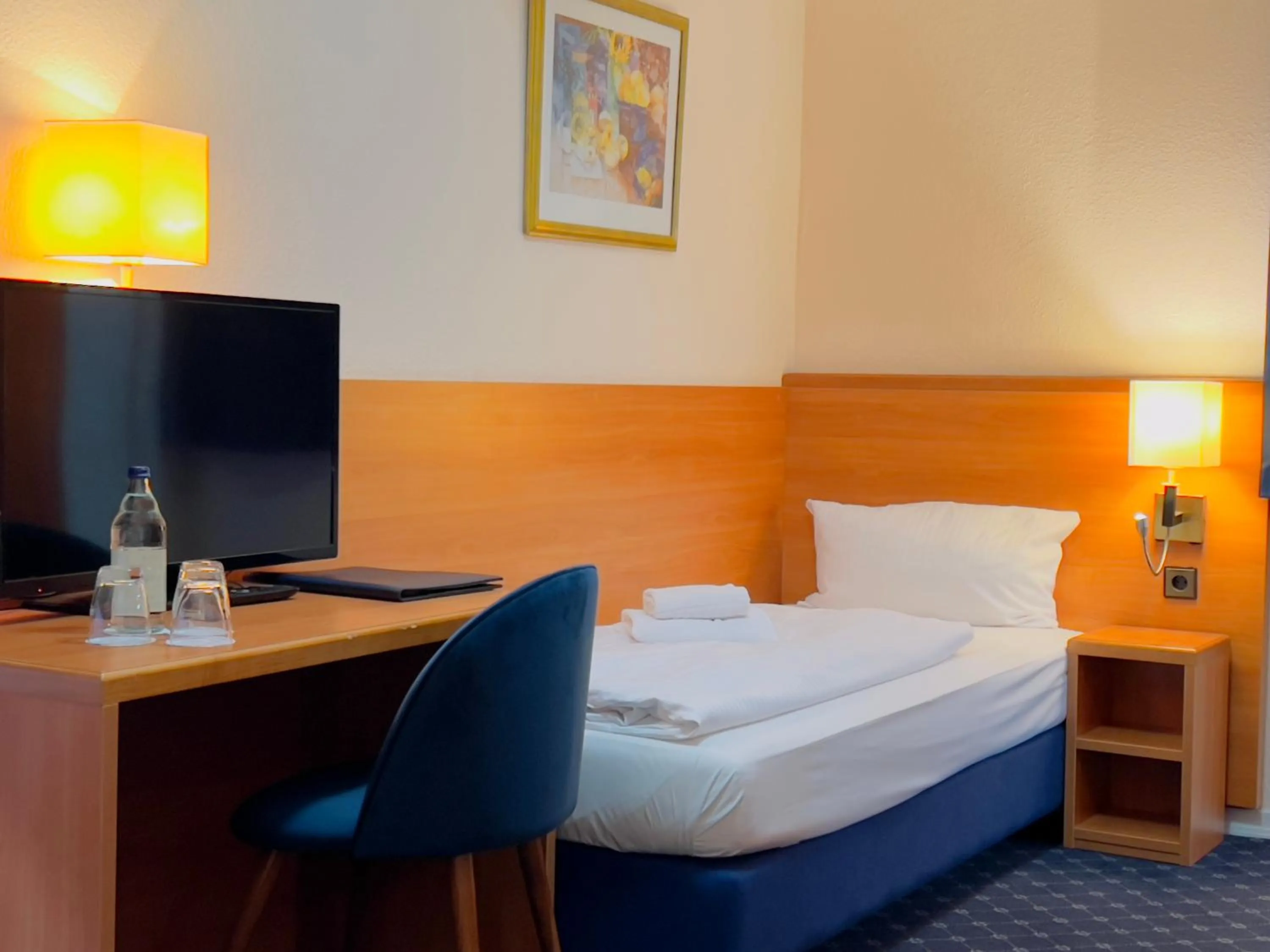 Bed in Elbbrücken Hotel