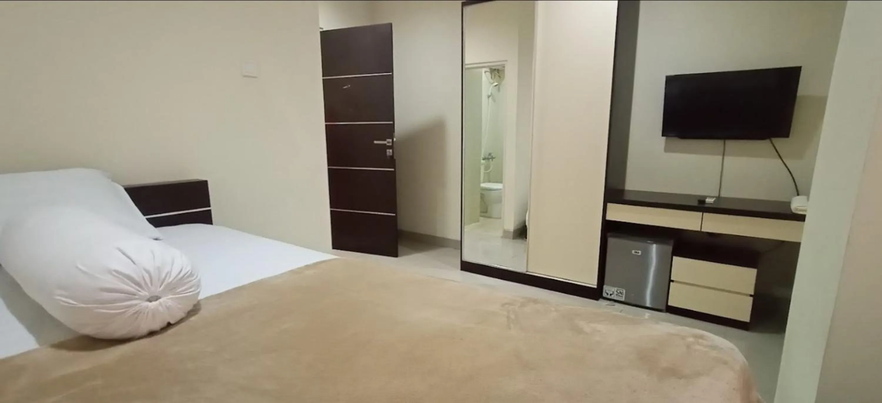 Other, Bed in Giant Kost