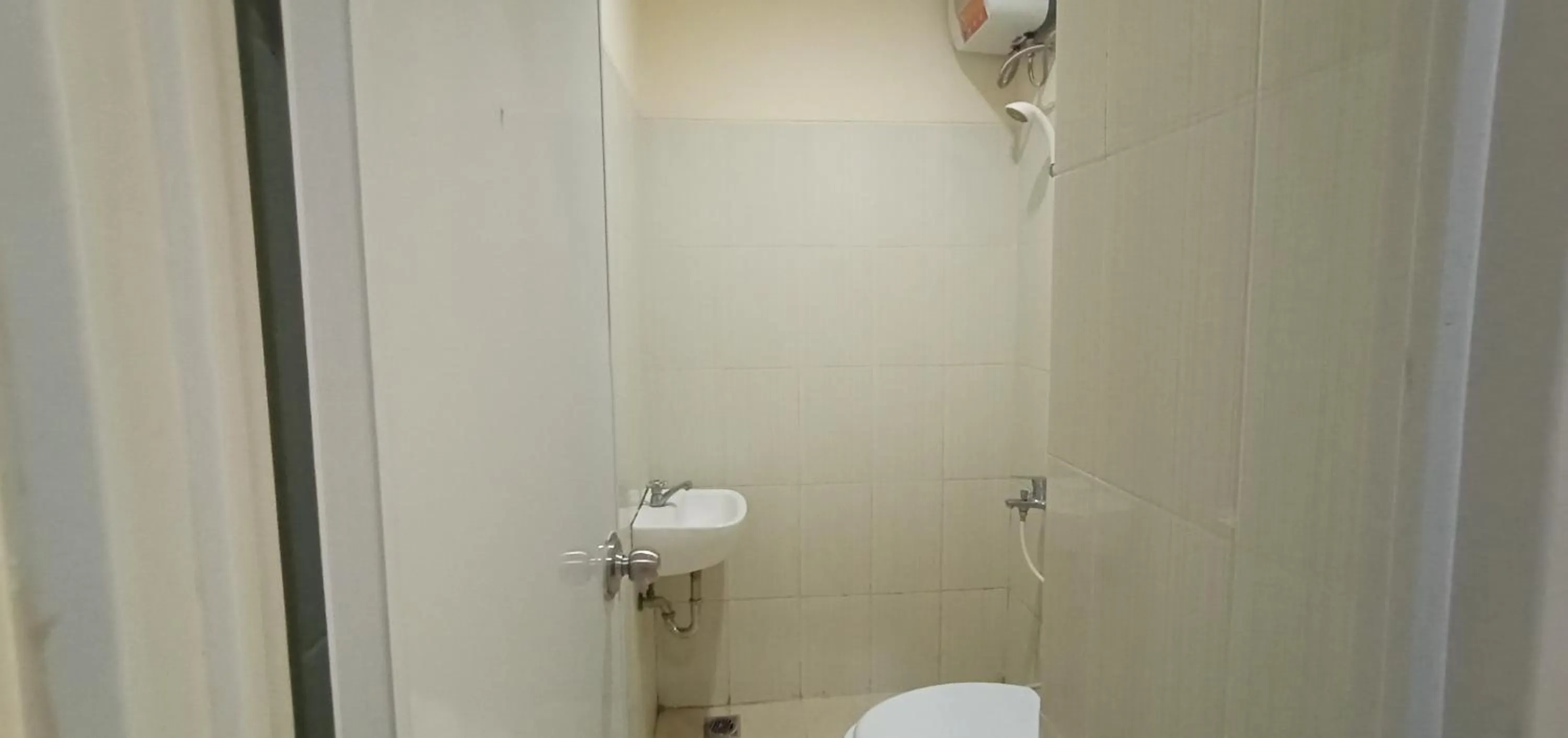 Bathroom in Giant Kost