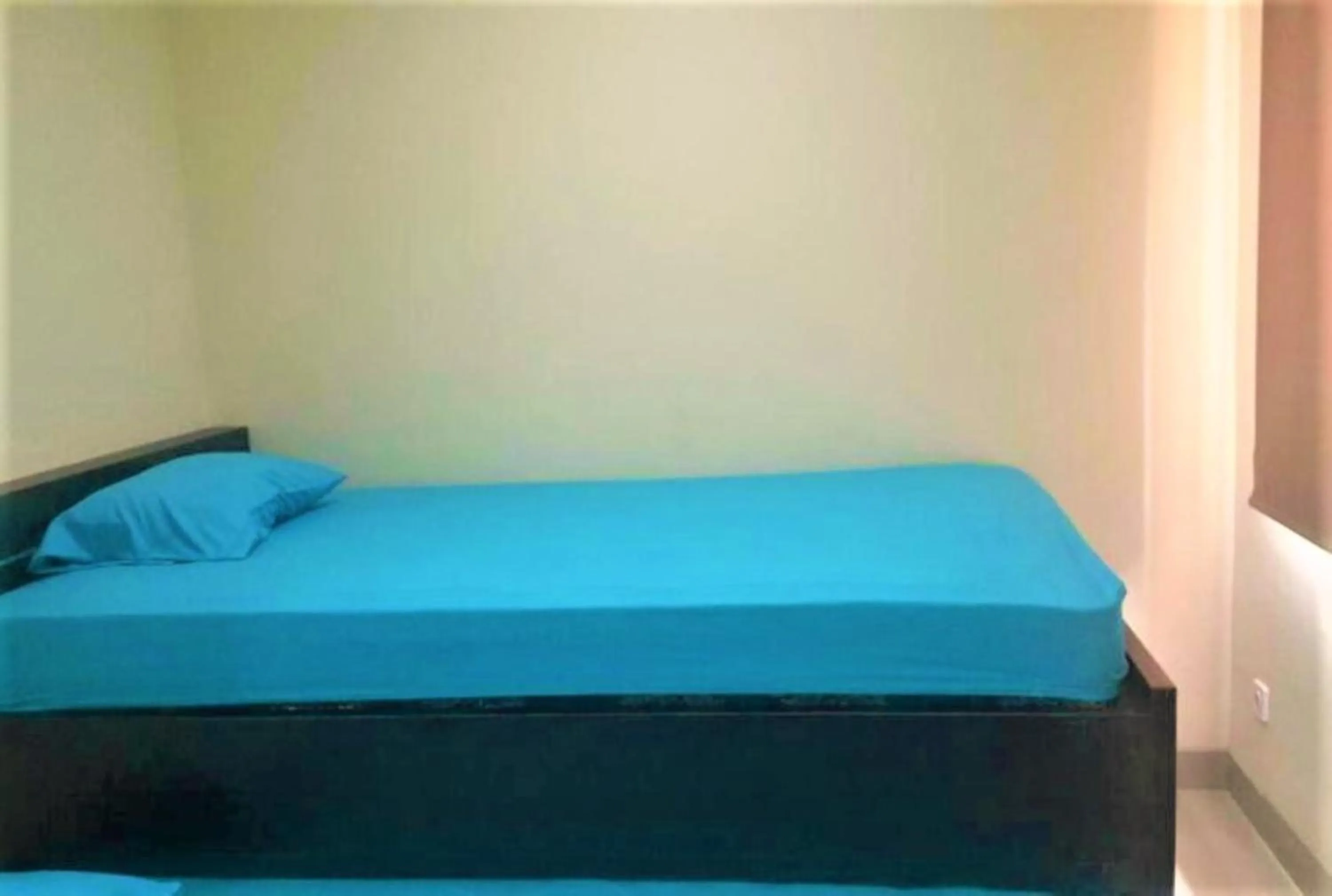 Bedroom, Bed in Giant Kost